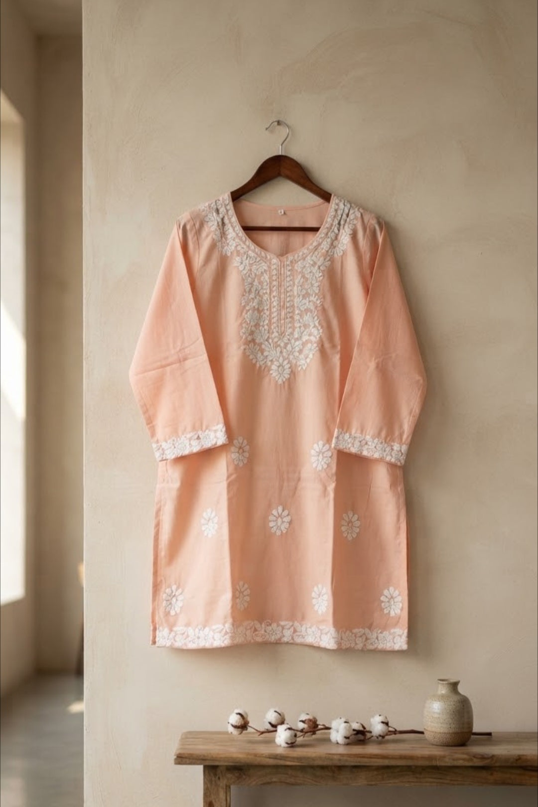 Embroidered kurta: linen