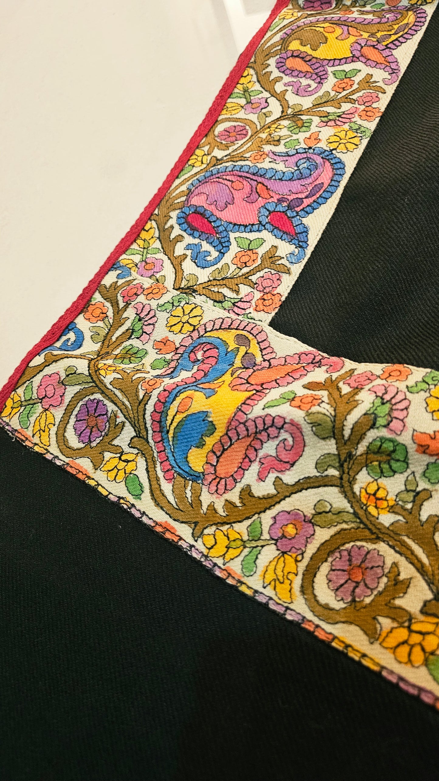 Kalamkar embroidered minishawl: pashmina