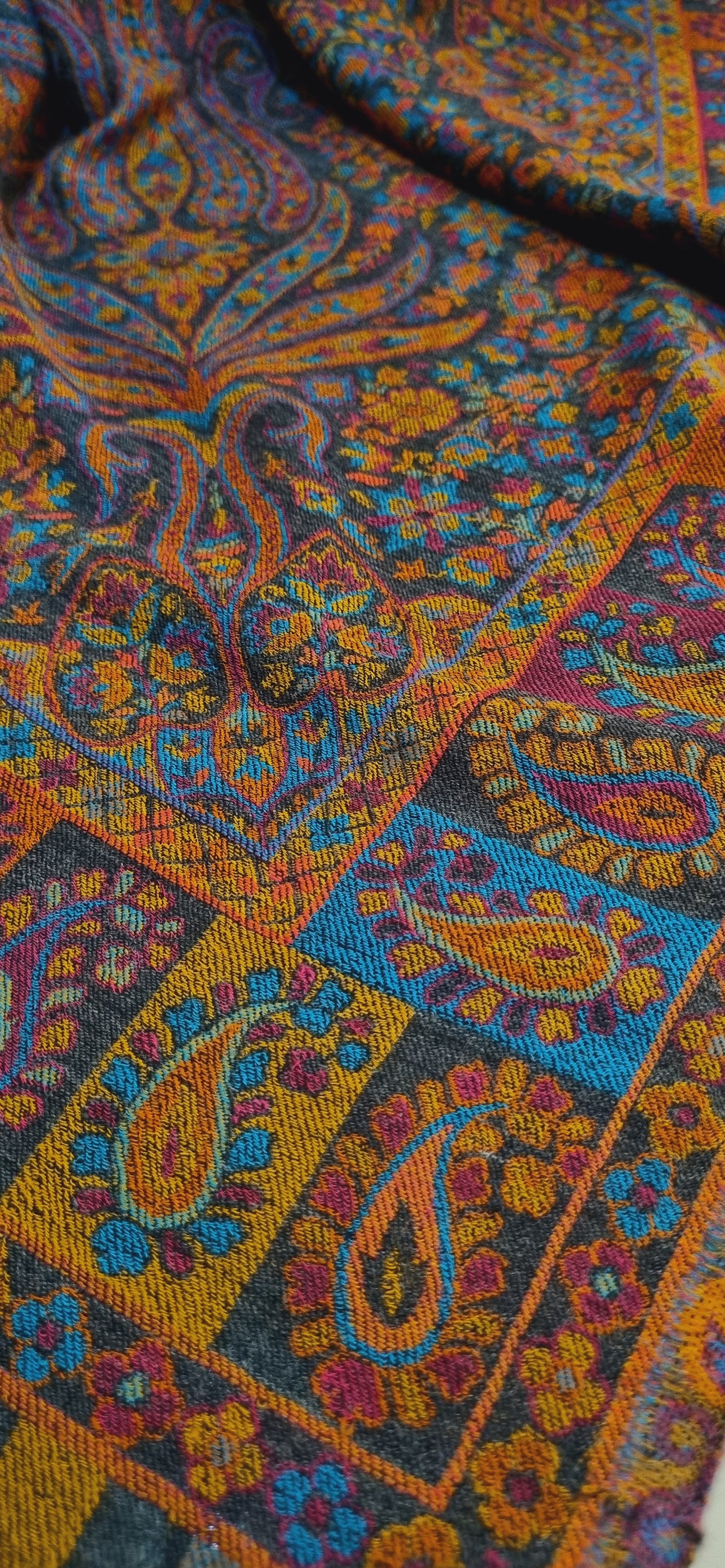 Toosh kaani shawl
