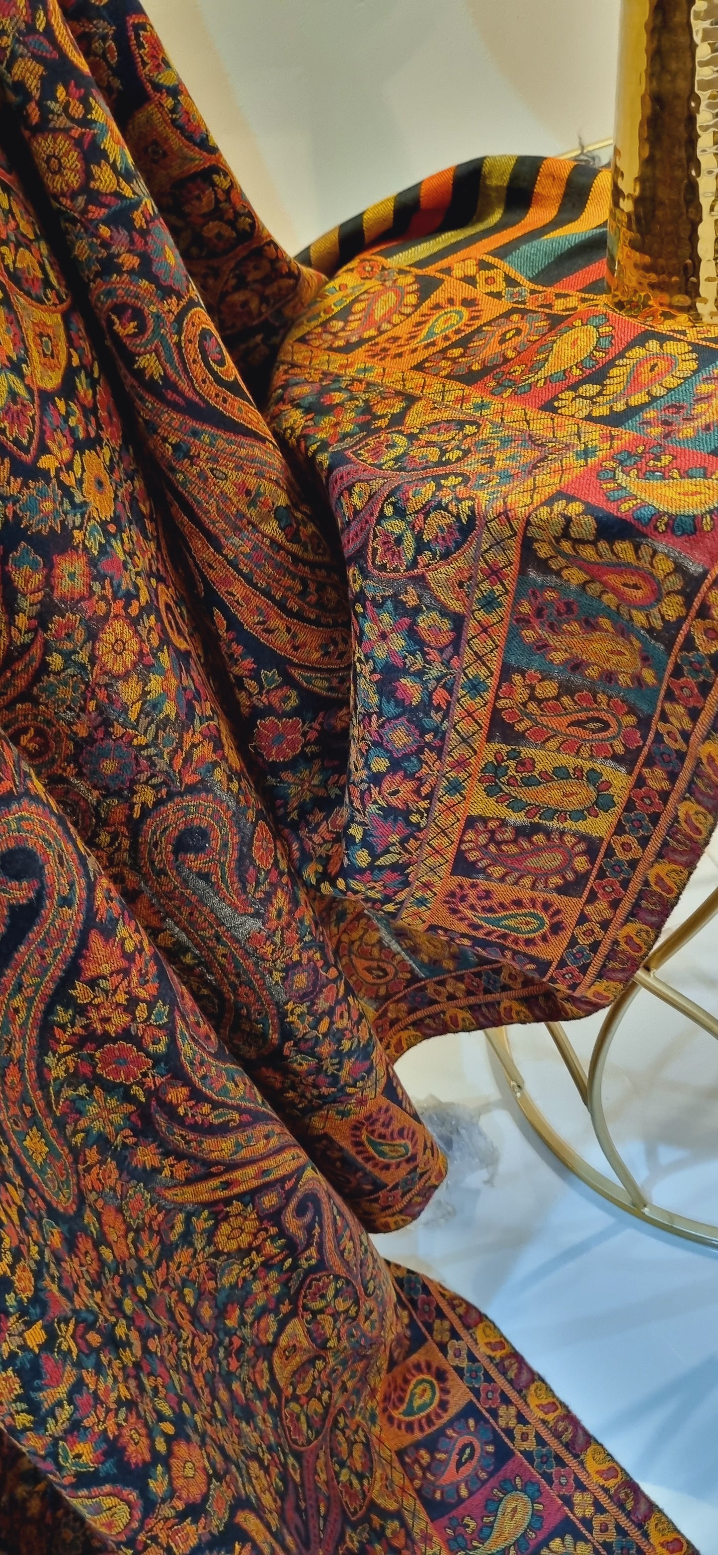 Toosh Kaani shawl