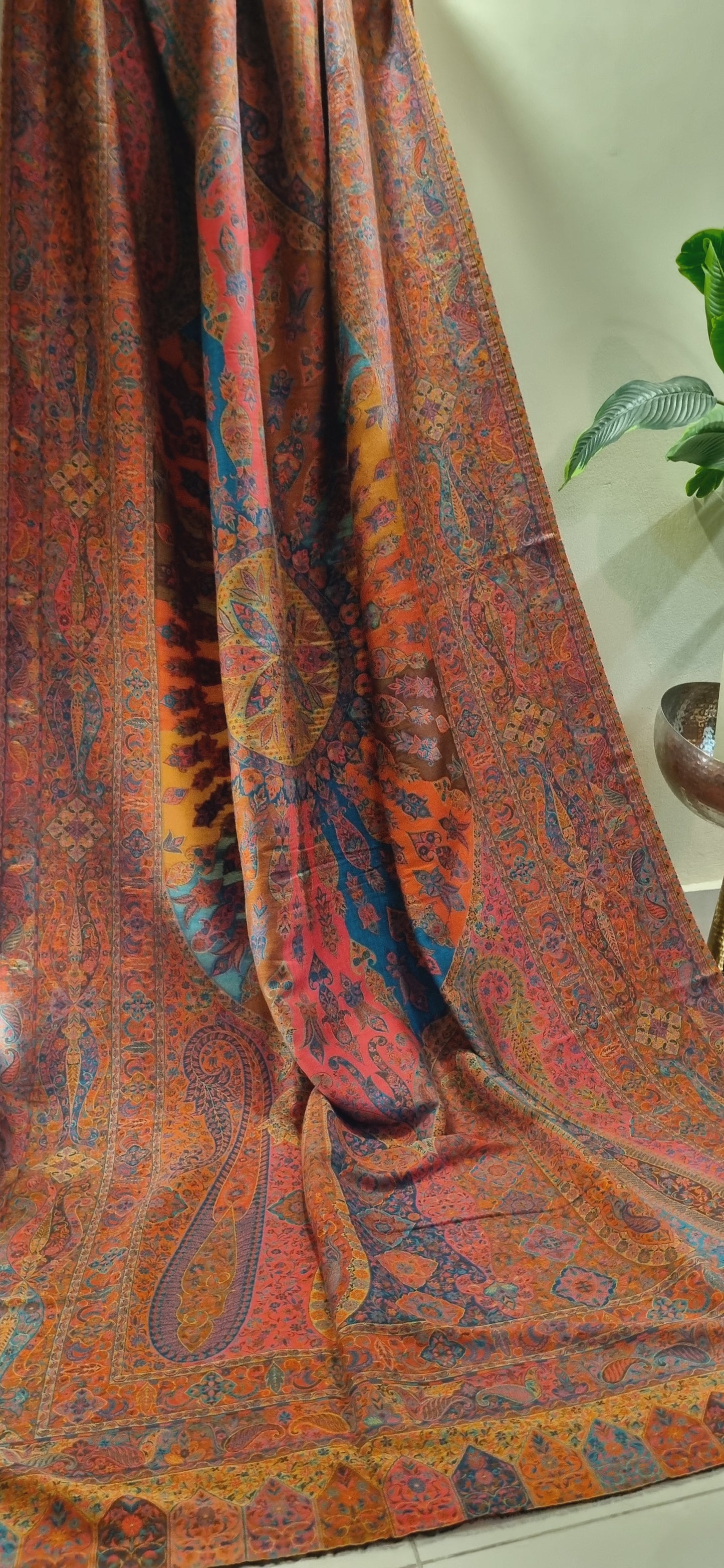 Shahjahani kaani shawl