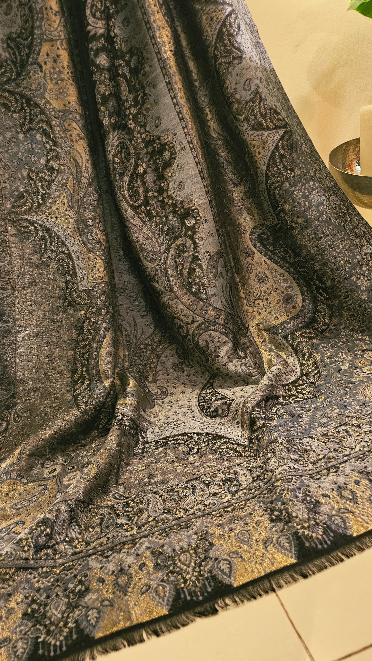 Gandhara reversible kaani: shawl