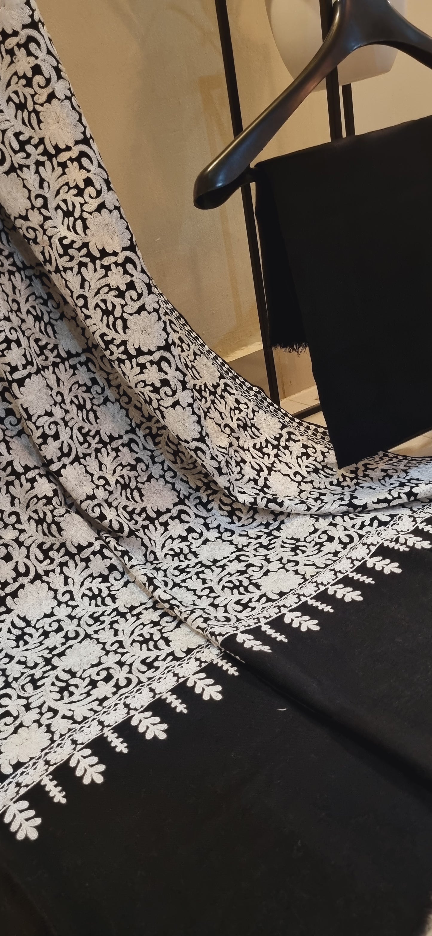 Embroidered pashmina