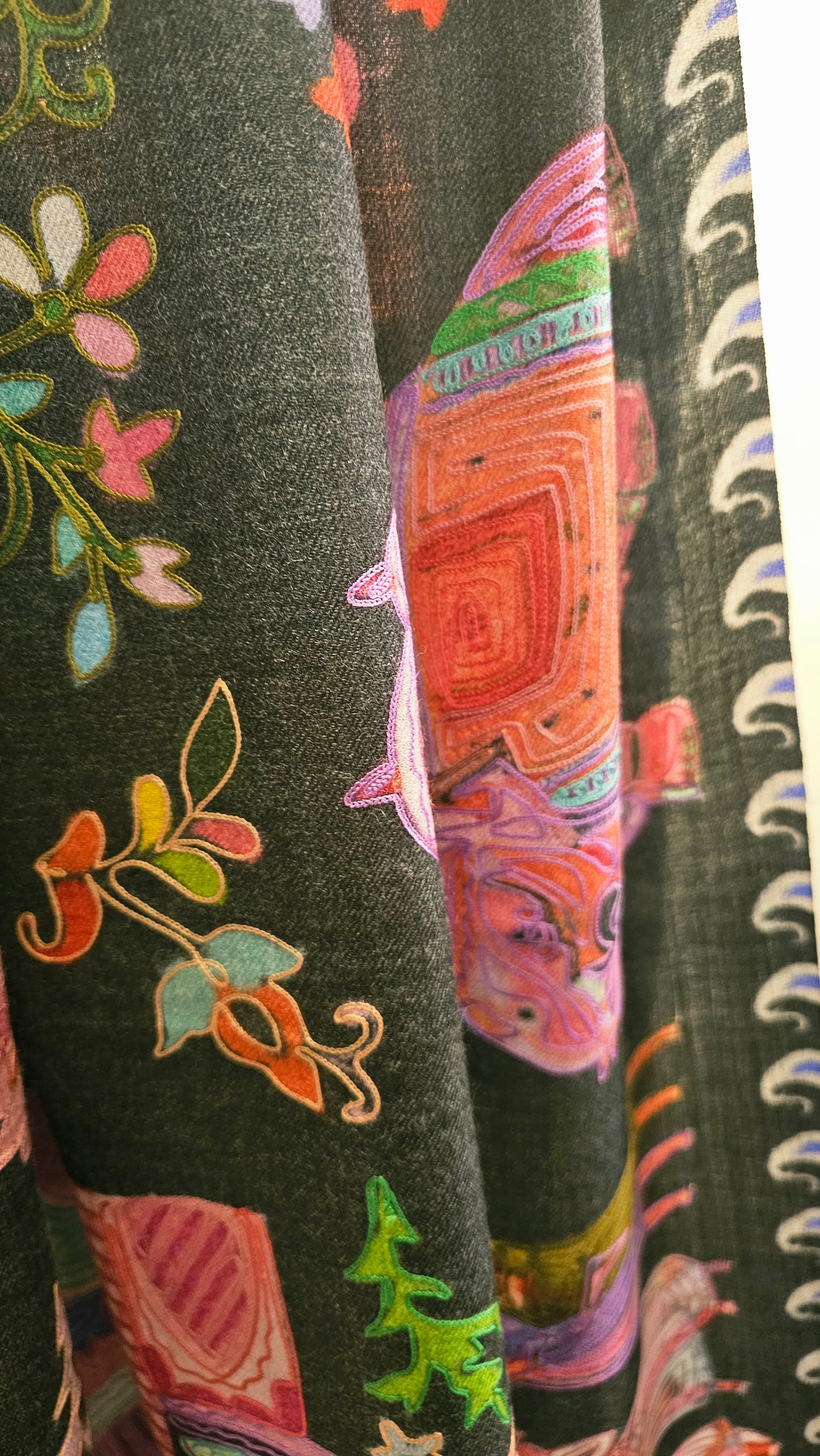 Reelkar embroidered:Pashmina