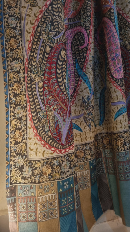 Reelkar embroidered minishawl
