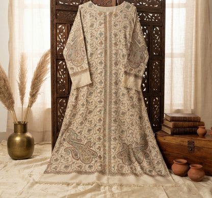 Hand embroidered kaftan: woollen pashmina