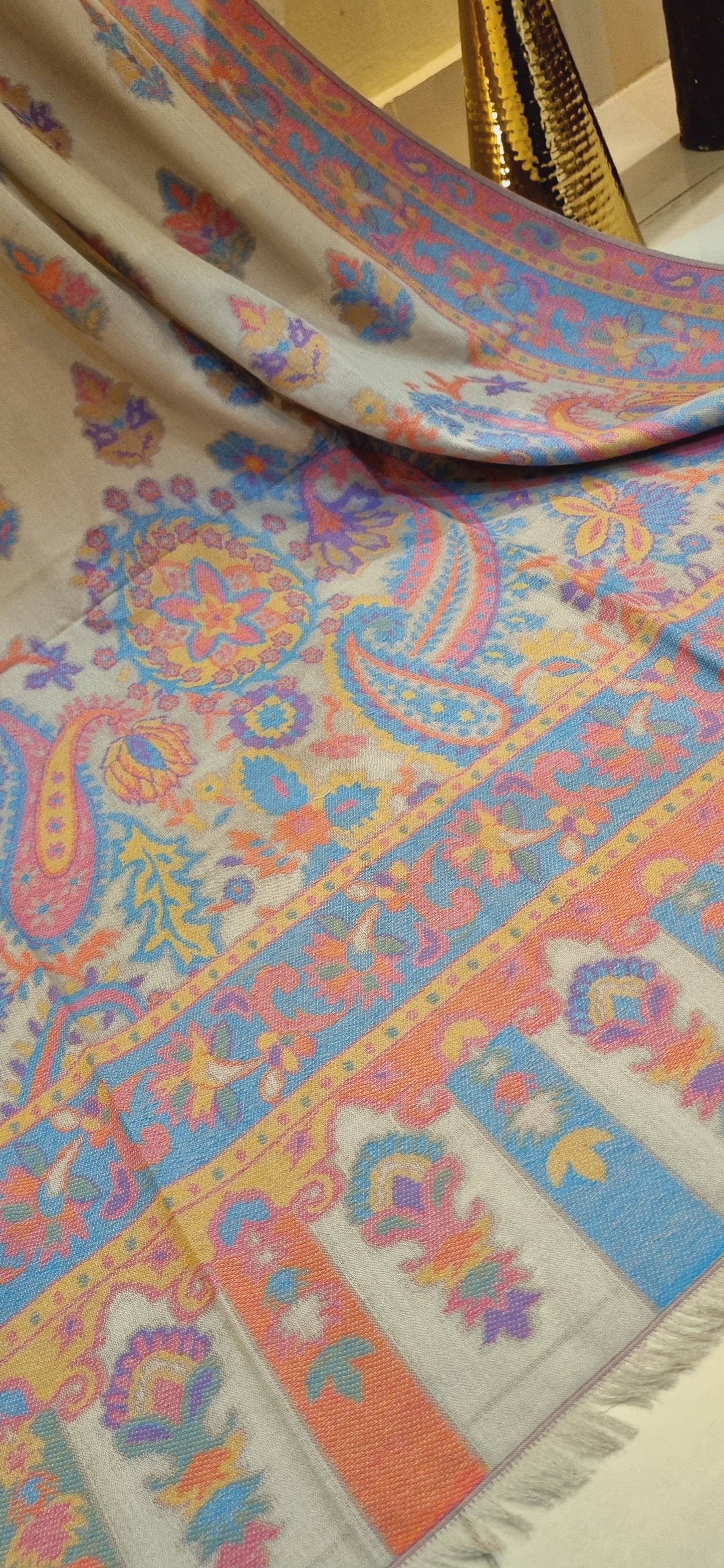 Woolen pashmina kaani shawl