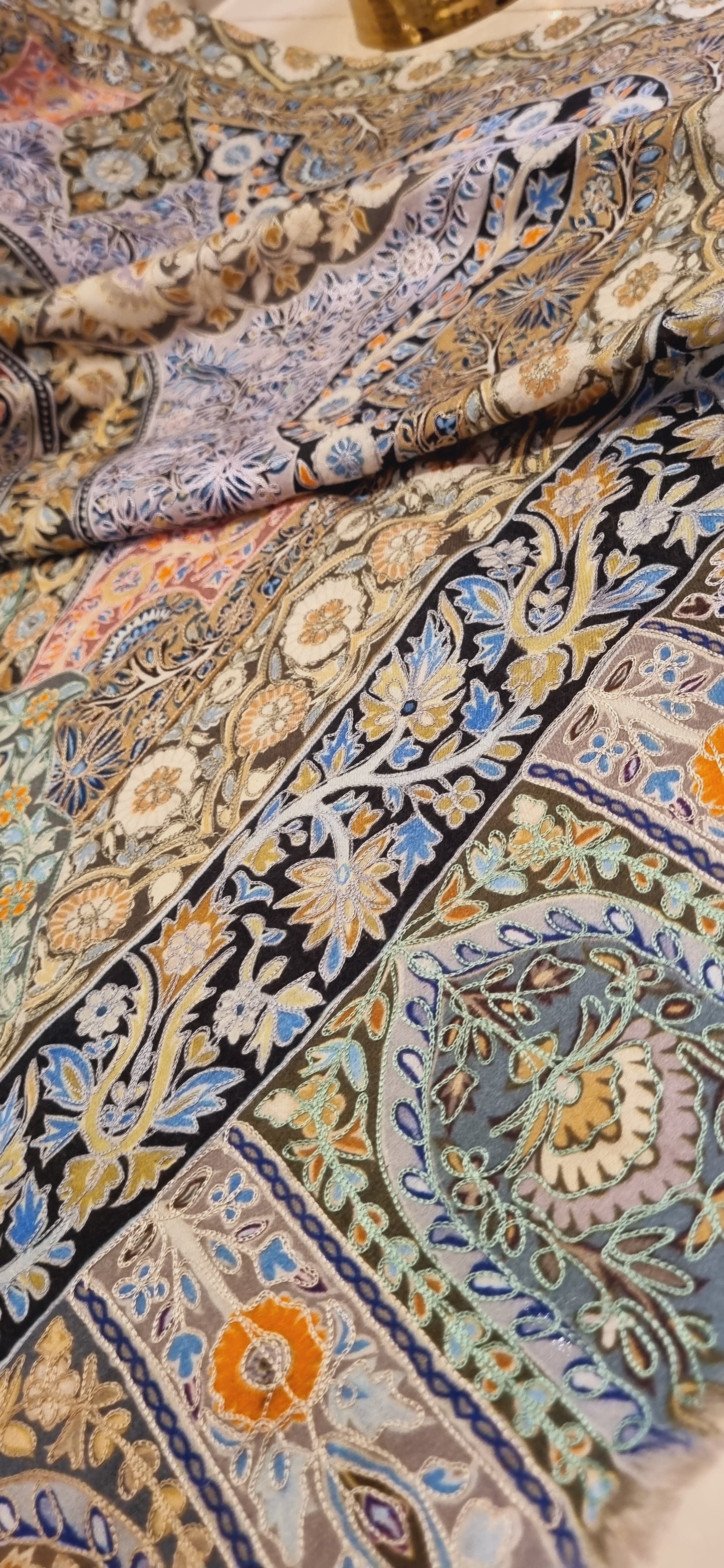 Reelkar embroidered pashmina