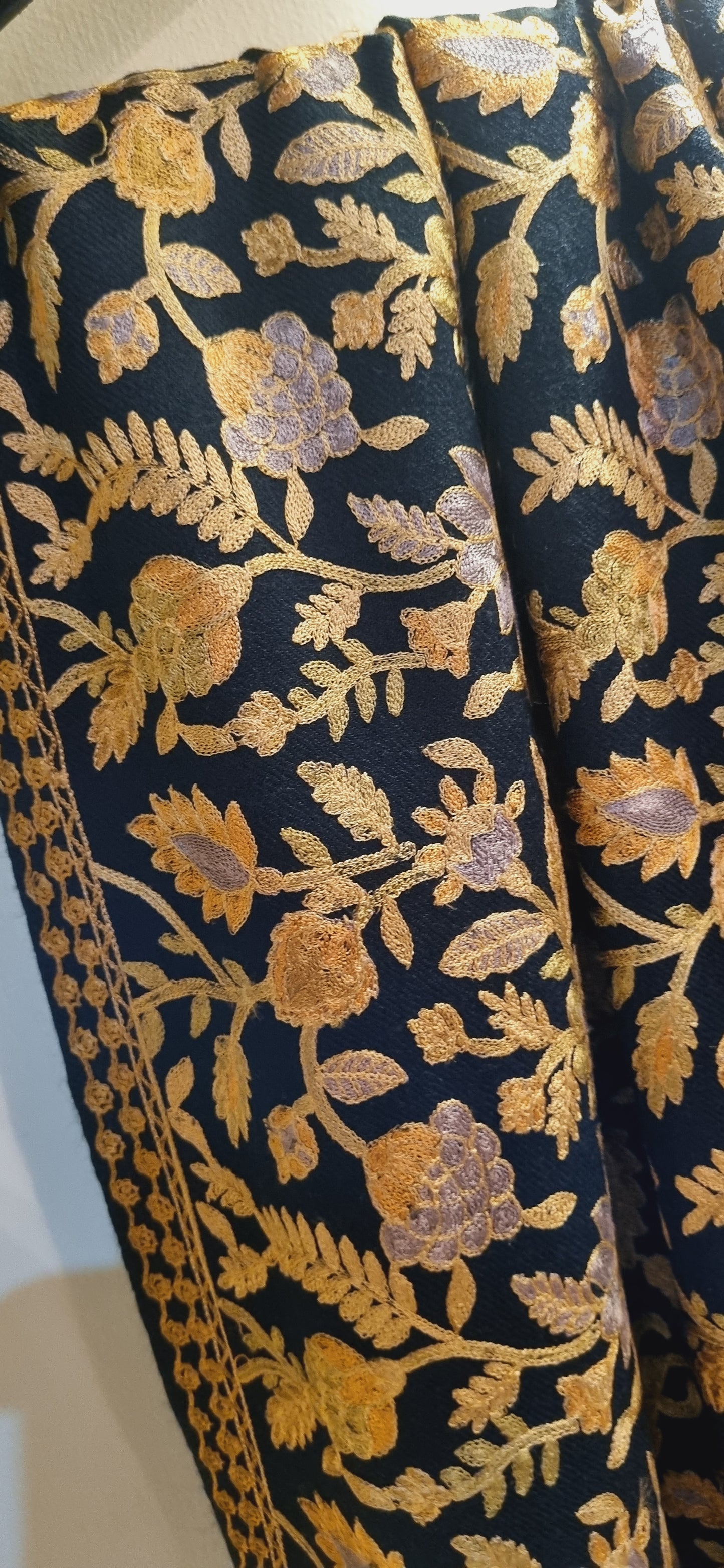 Silk Embroidered minishawl pashmina