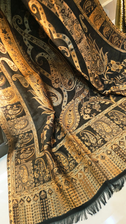 Moonlight reversible gandhara kaani: Pashmina