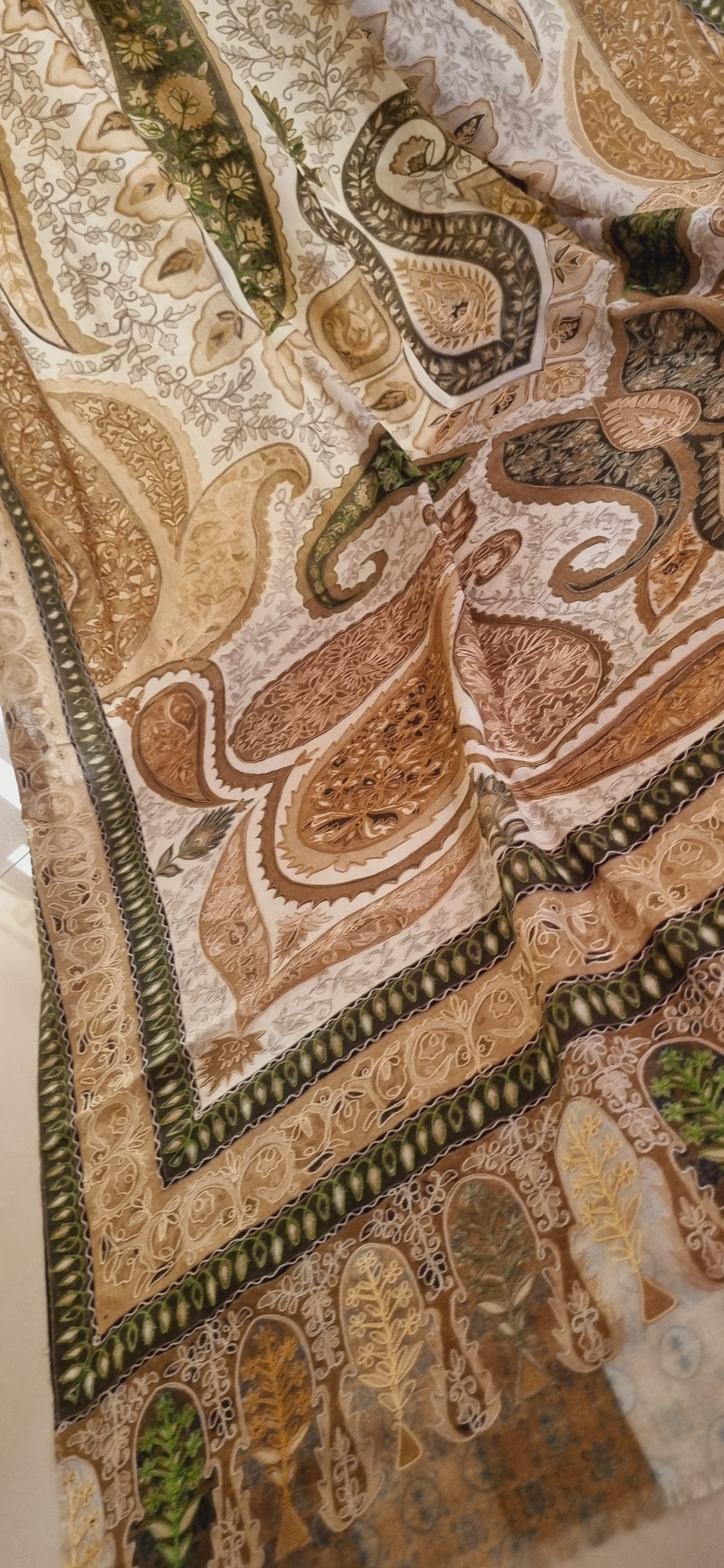 Reelkar embroidered pashmina