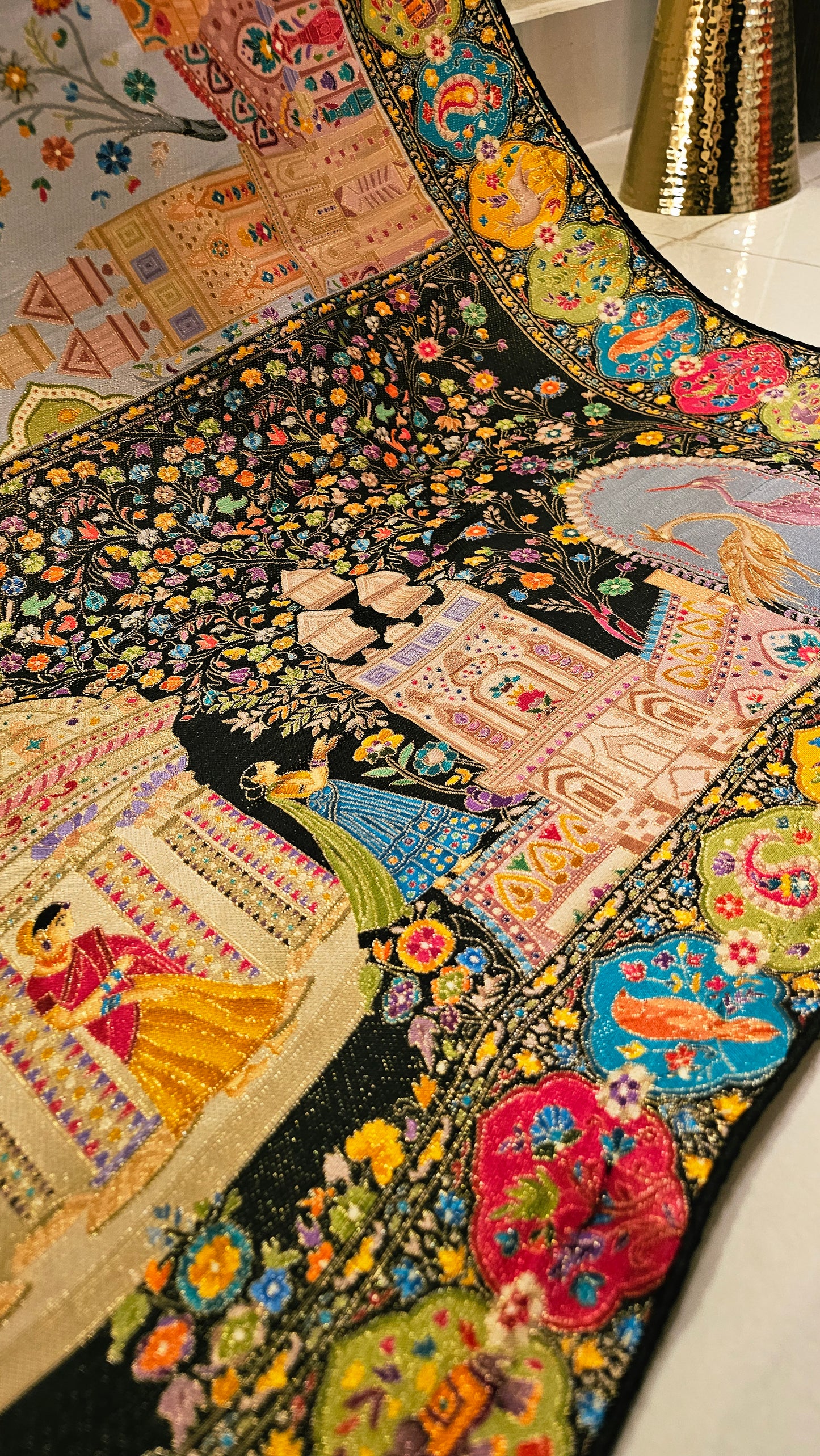 Meenakari minishawl: patola silk