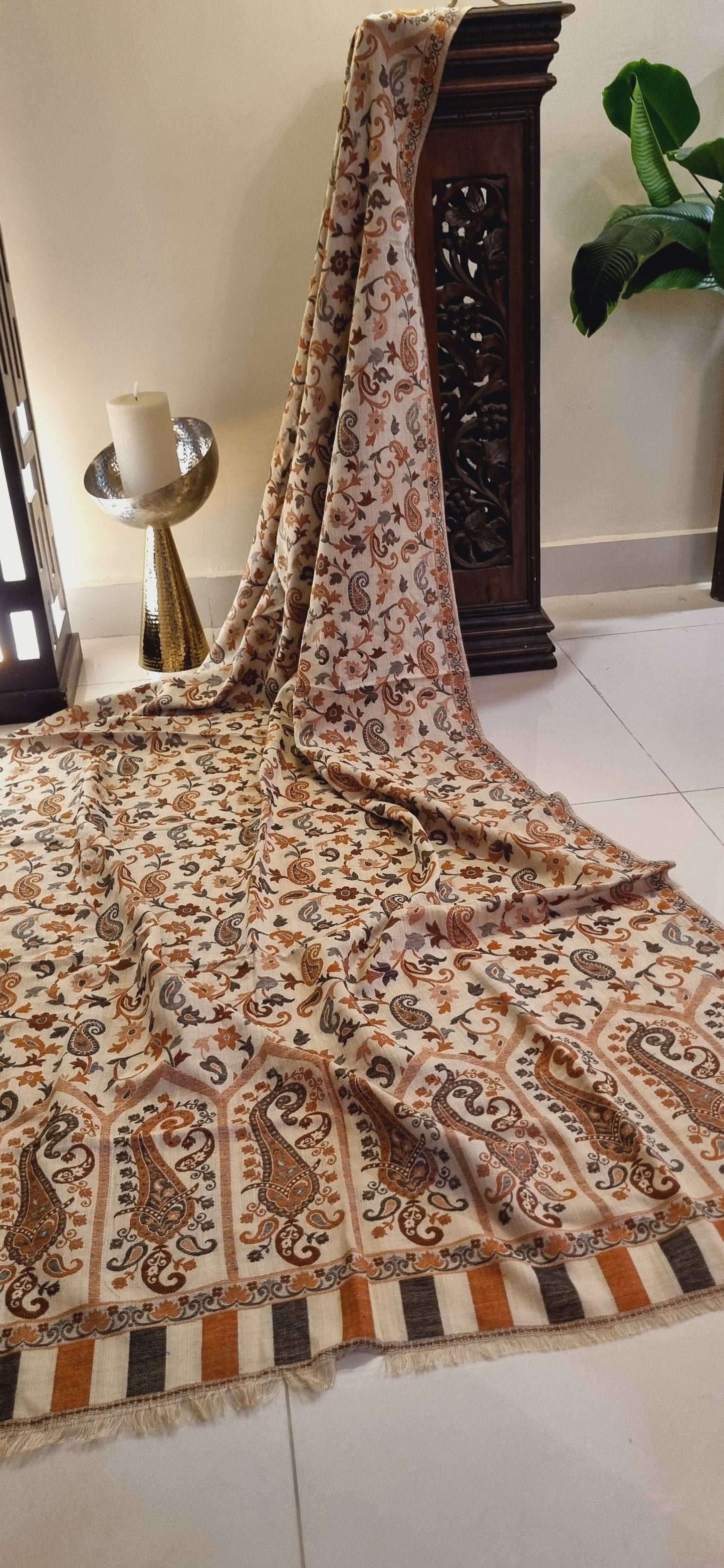 Woollen pashmina kaani shawl