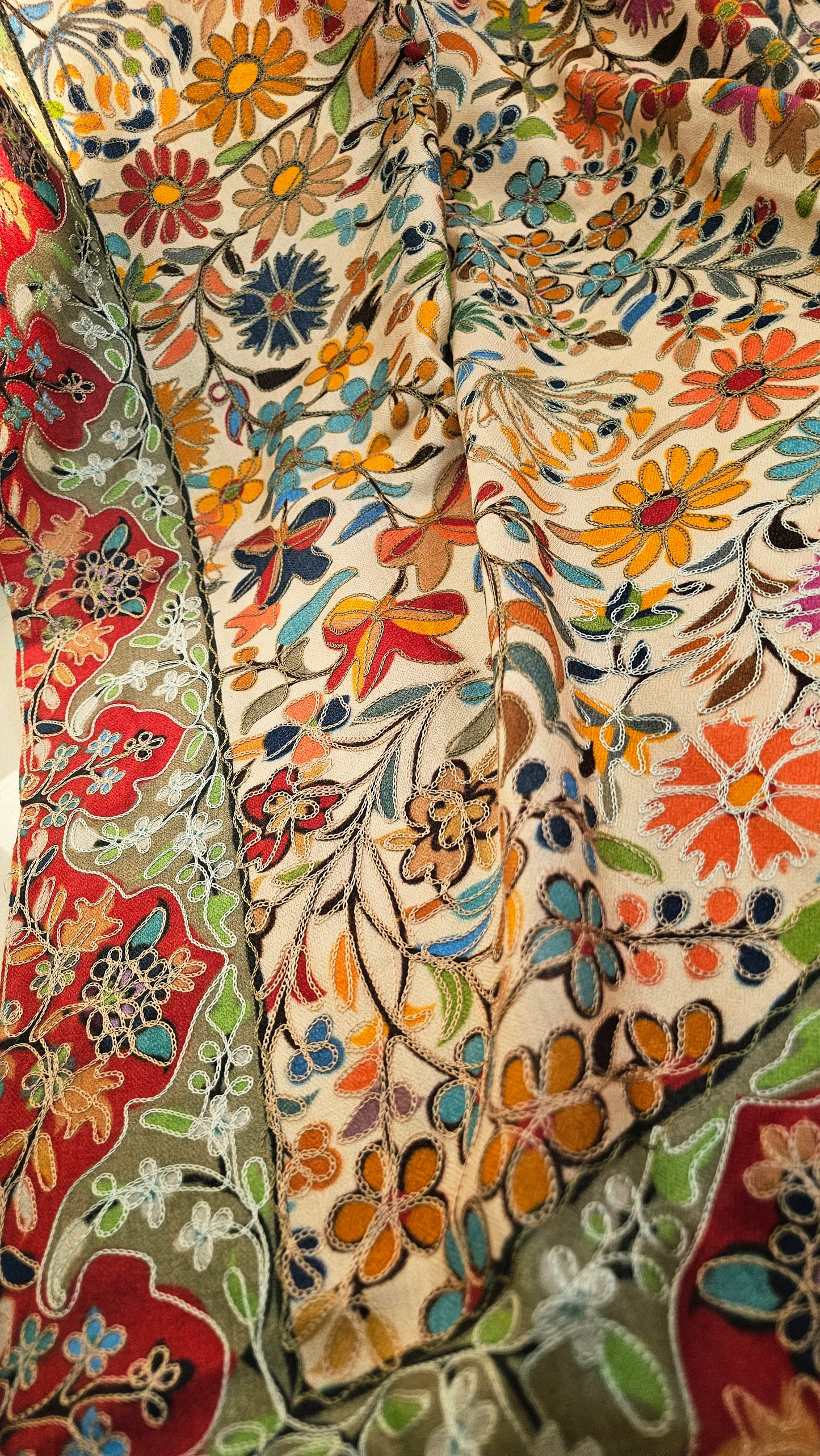 Reelkar embroidered: Pashmina