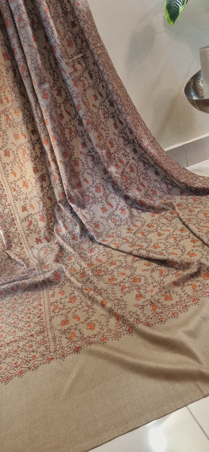 Sui embroidered toosh