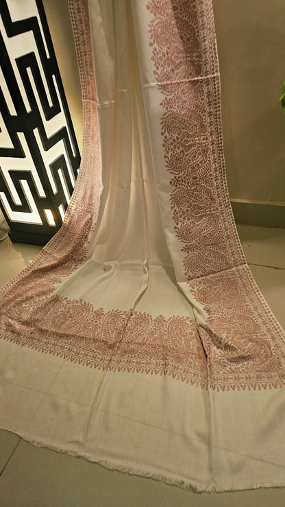 Border embroidered: Pashmina