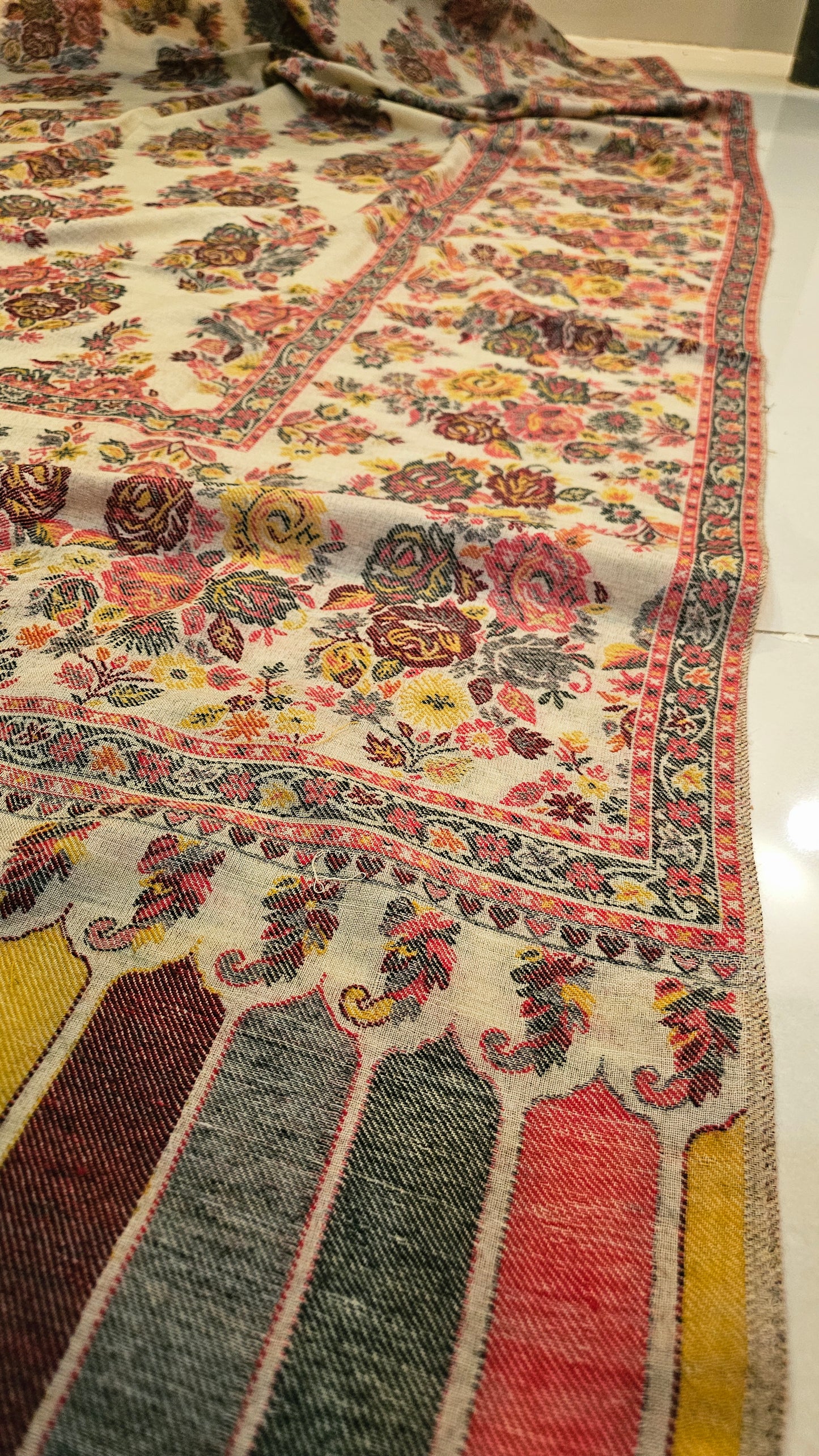 Kaani shawl: woollen pashmina