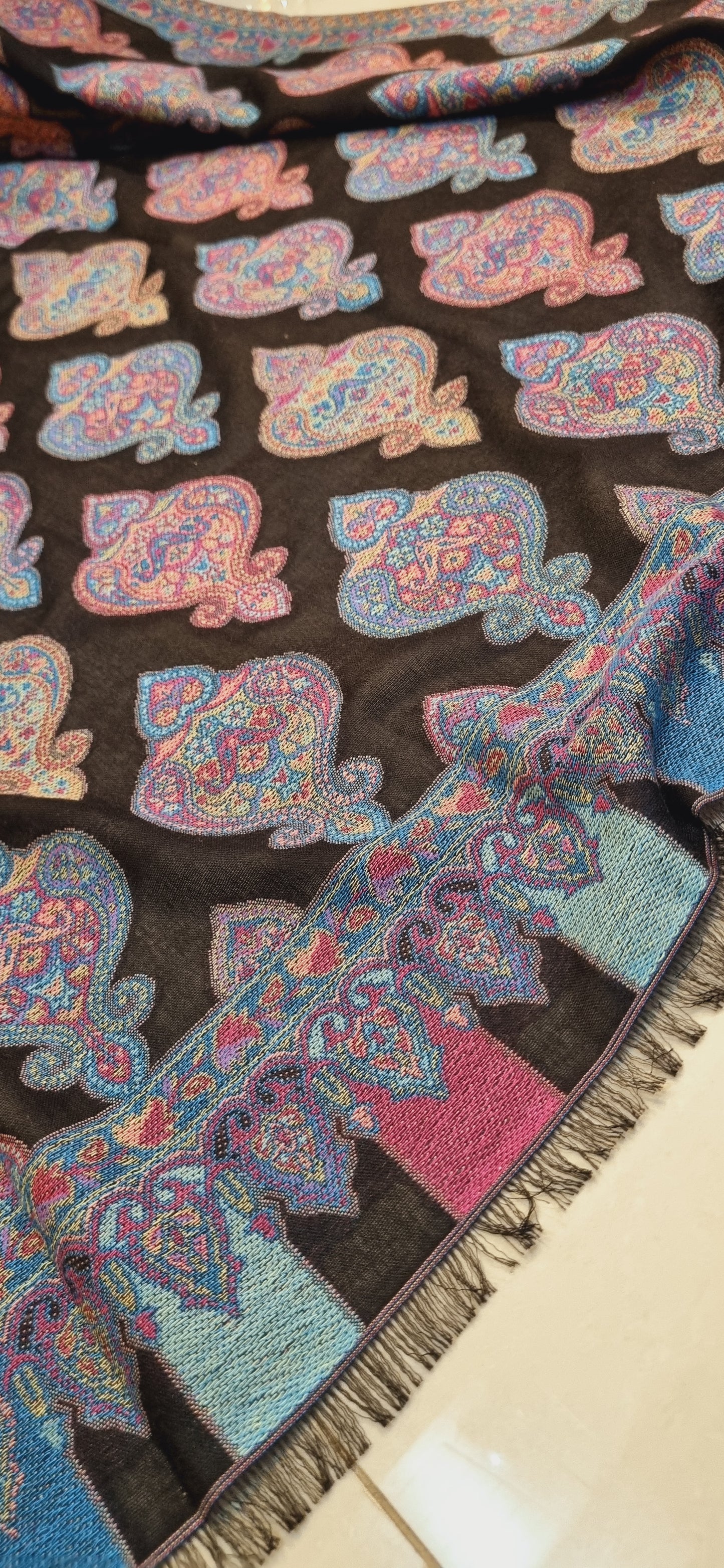 Woollen pashmina kaani shawls