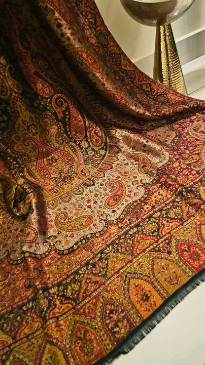 Gandhara kaani reversible: shawl