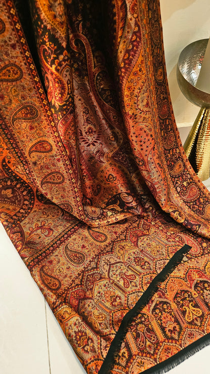 Moonlight reversible gandhara kaani: Pashmina
