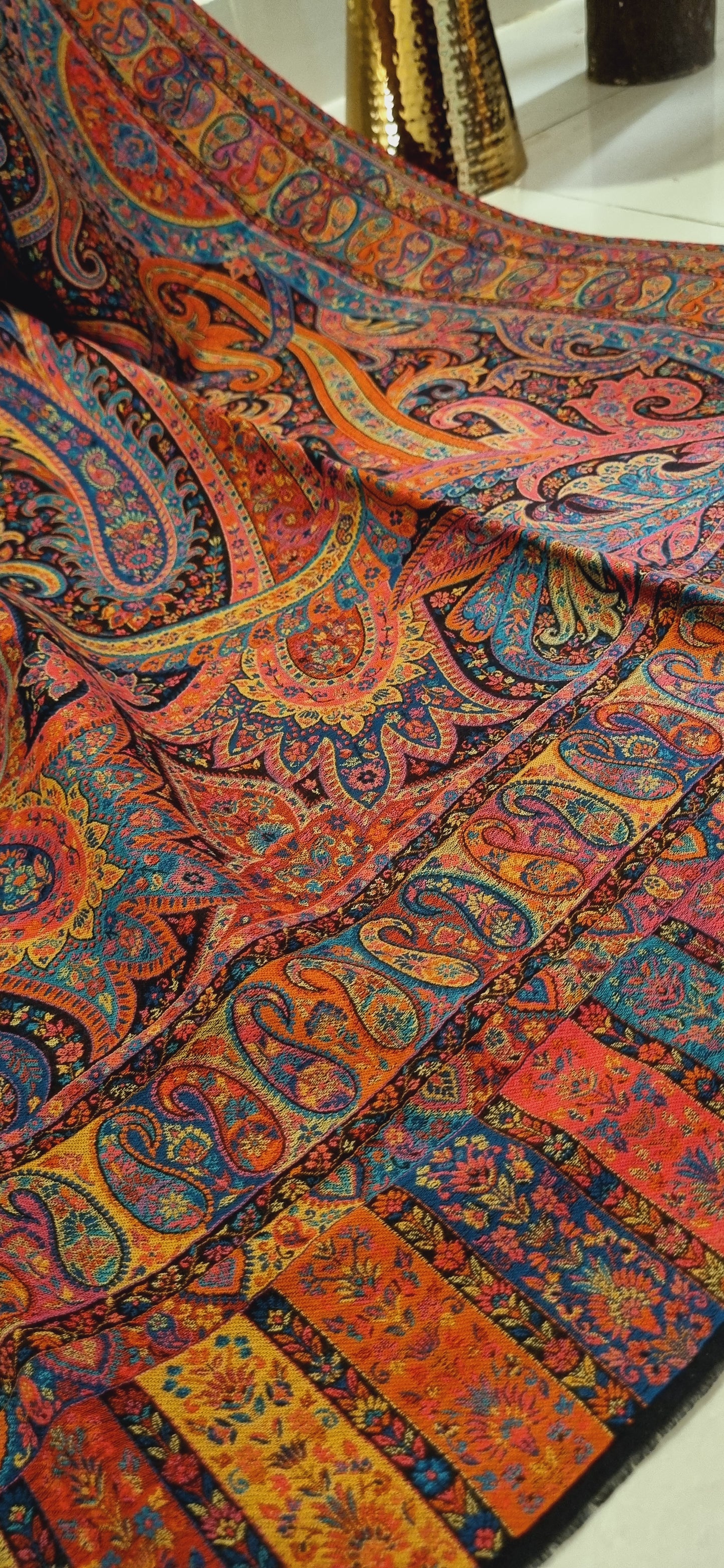 Shahjahani kaani shawl