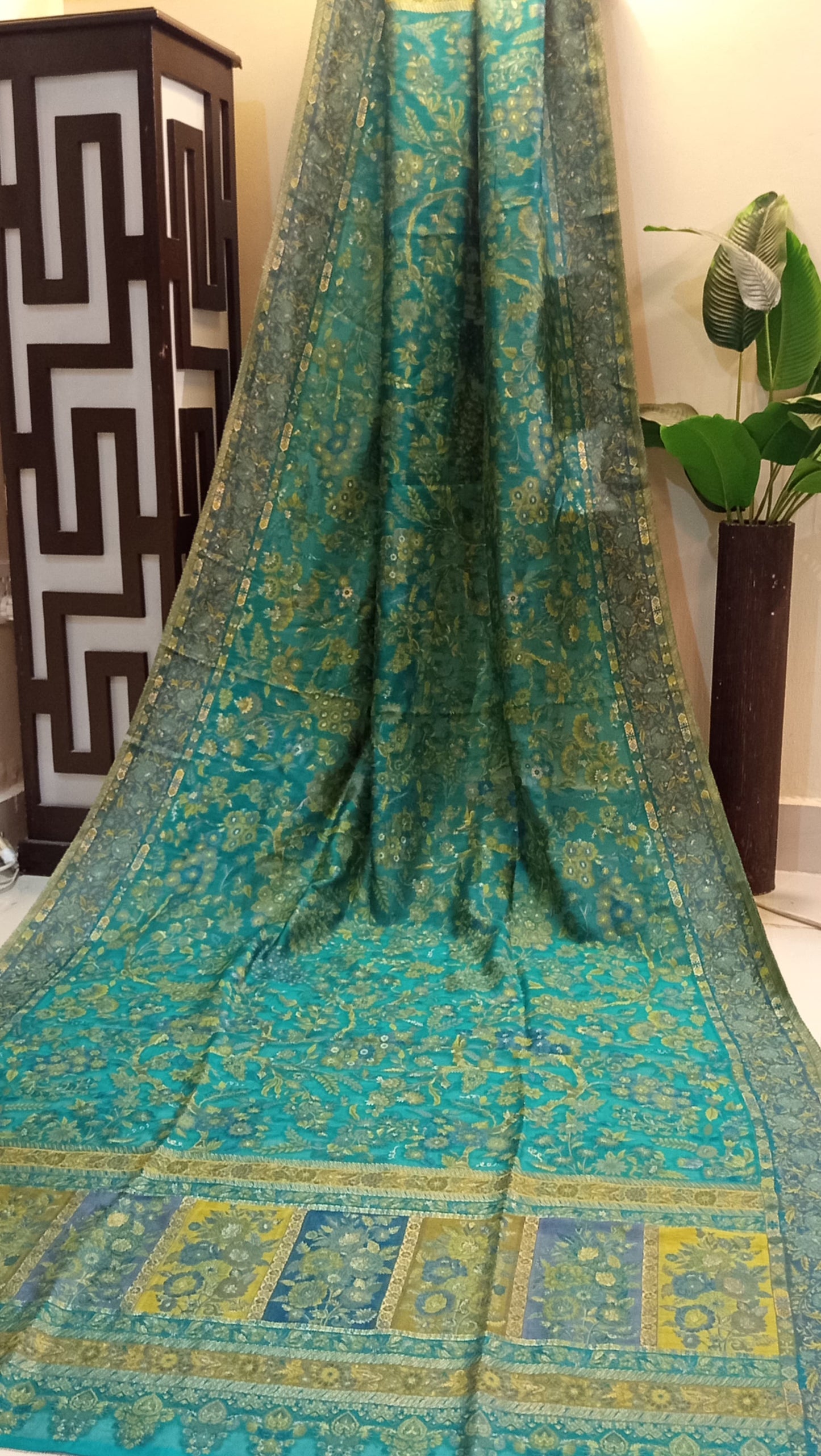 Kaani shawl: Silk