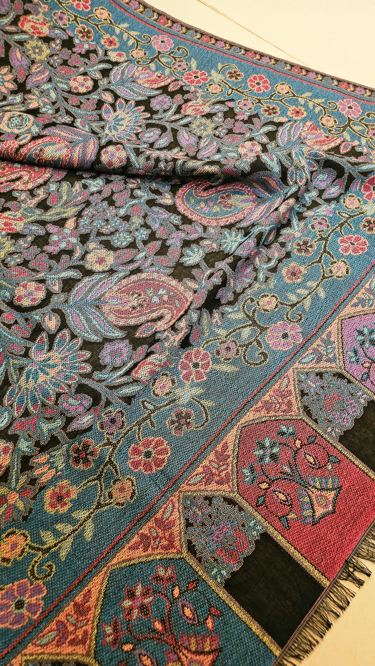 Kaani shawl: woollen pashmina