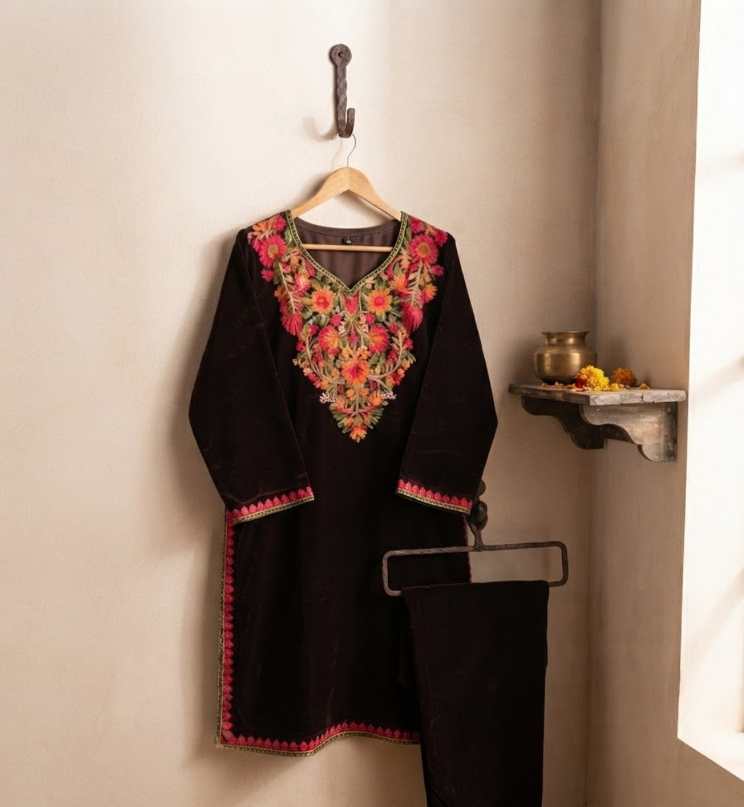 Embroidered phiran trouser: velvet