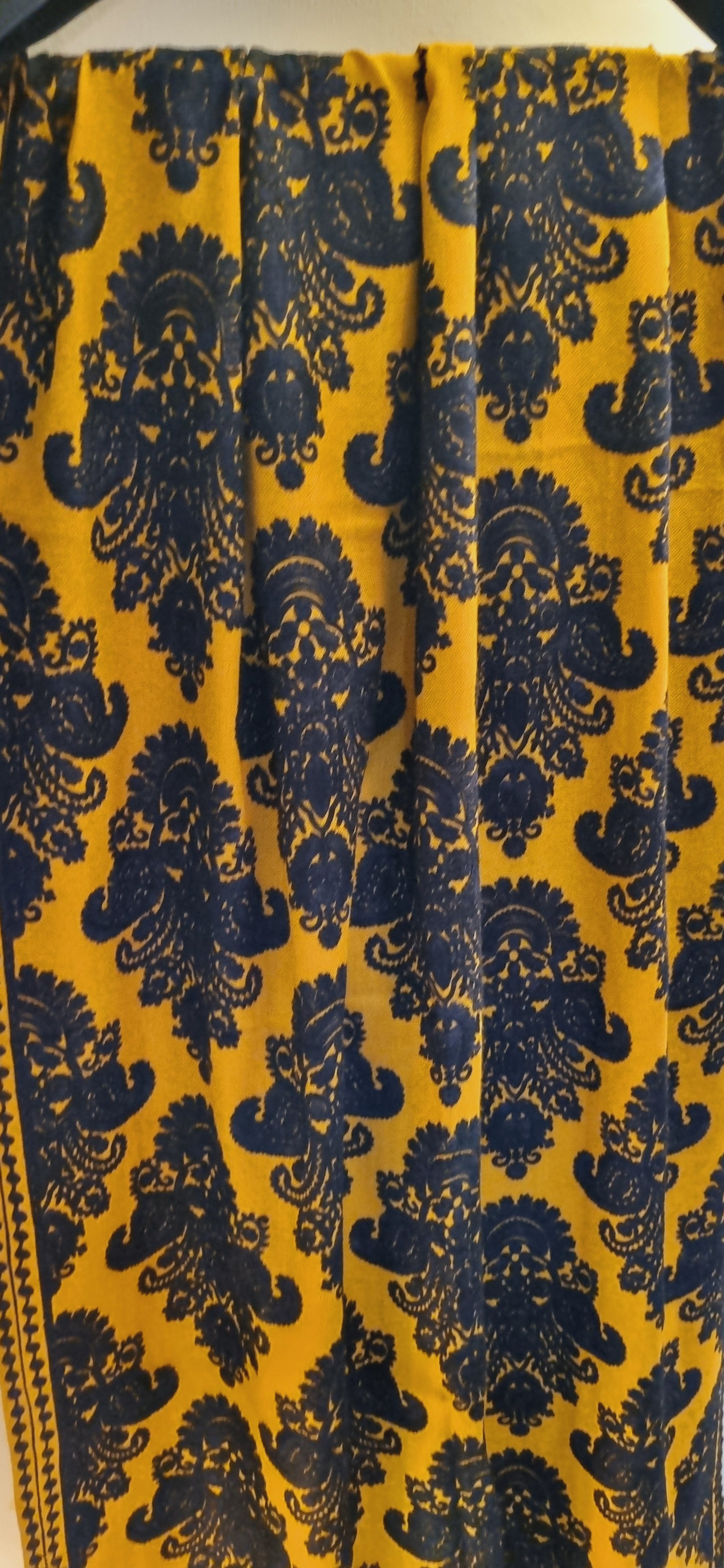 Embroidered minishawl pashmina