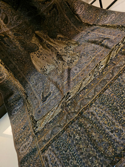 Silk kaani shawl with chantilly