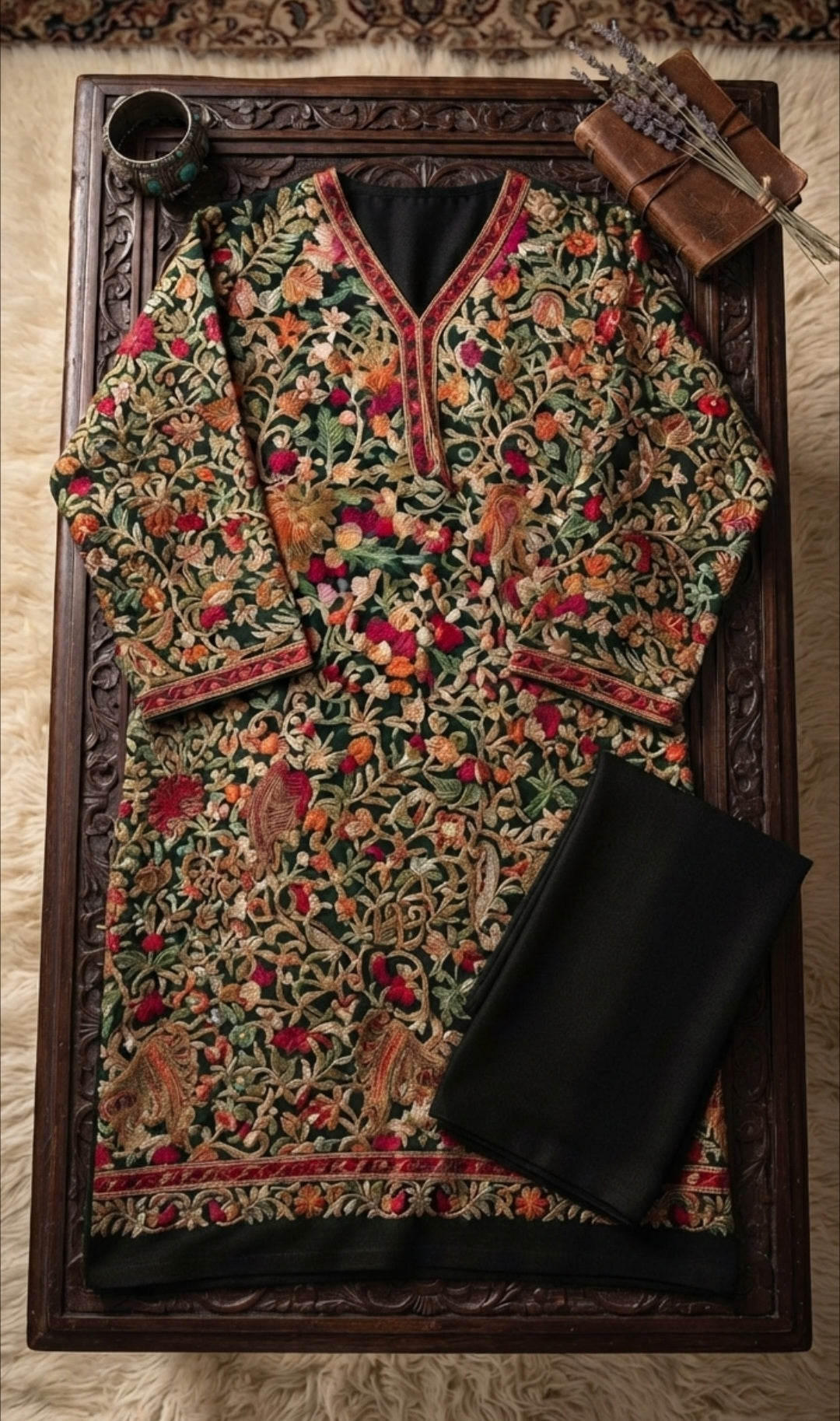 Embroidered suit: Pashmina