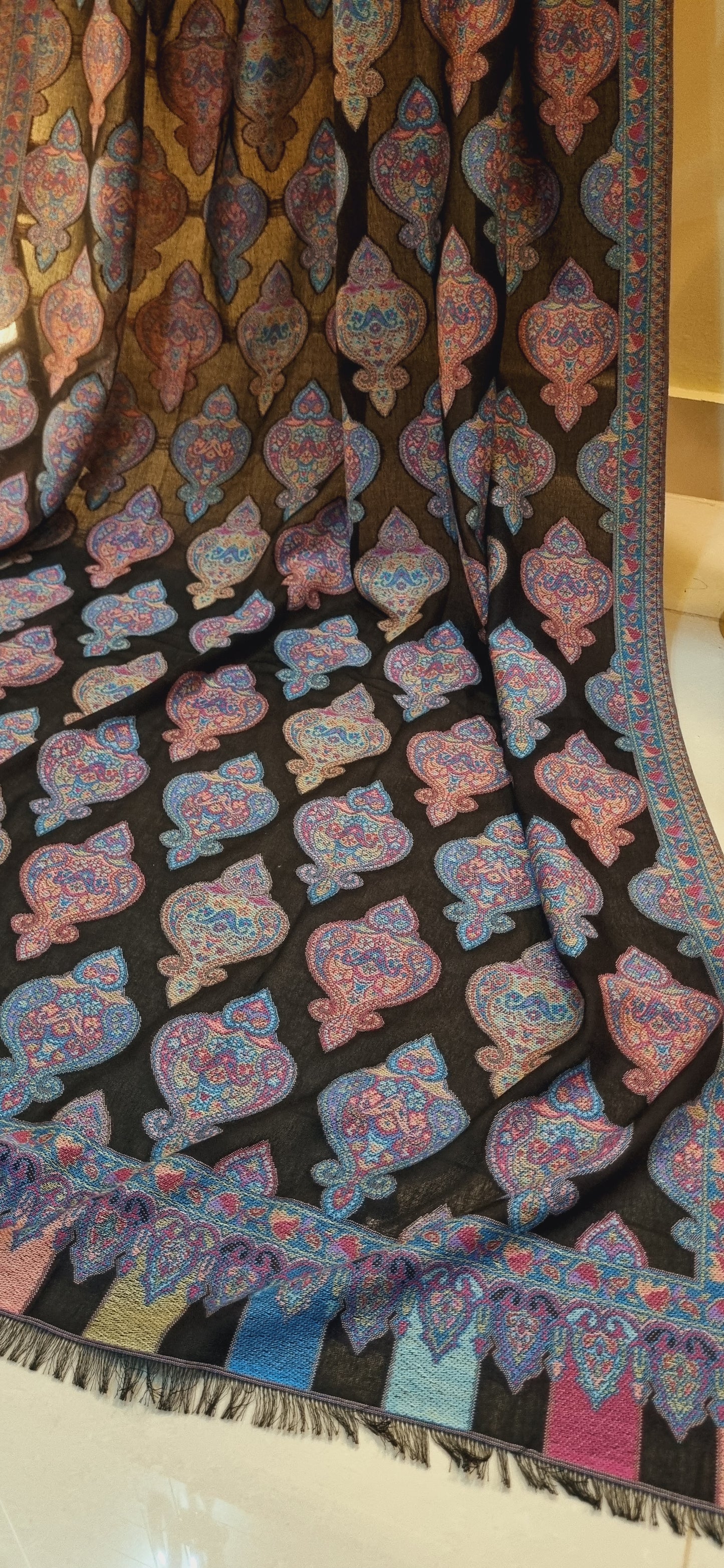 Woollen pashmina kaani shawls