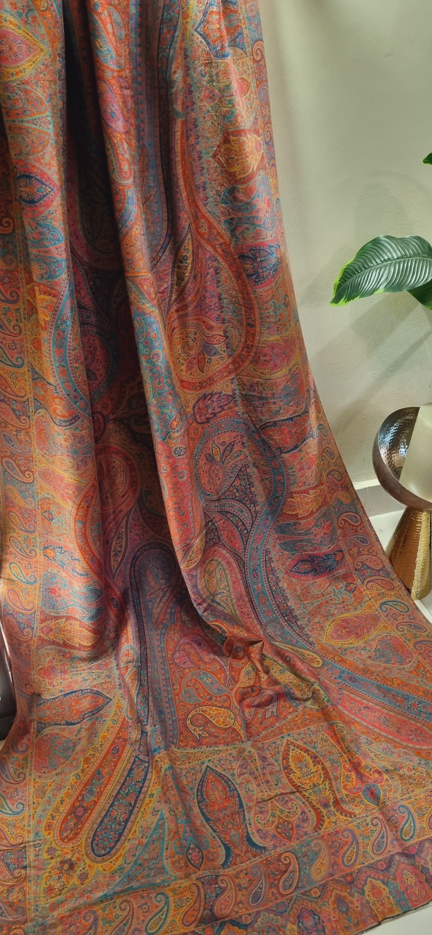 Shahjahani kaani shawl