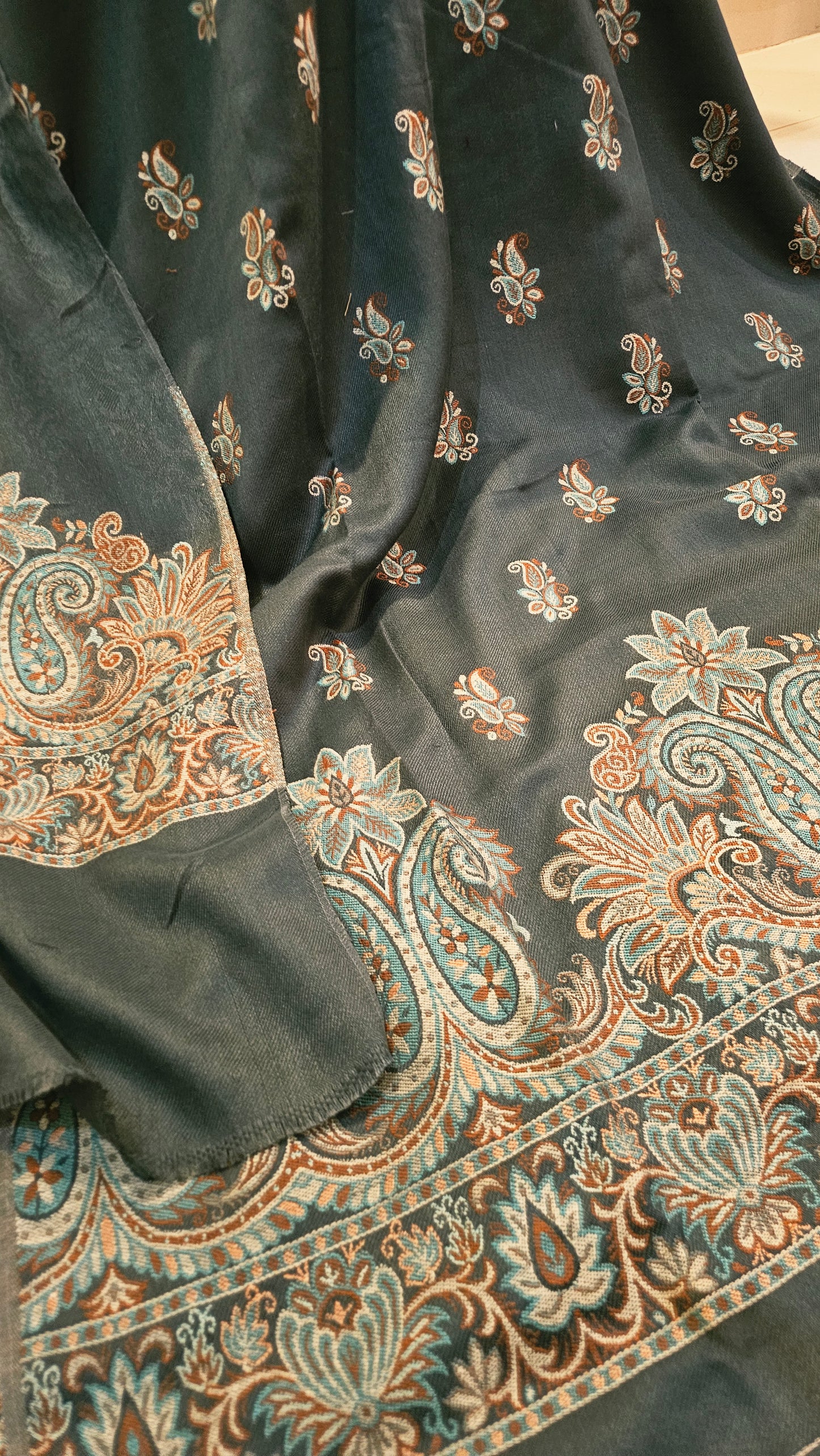 Kaani suit: Pashmina