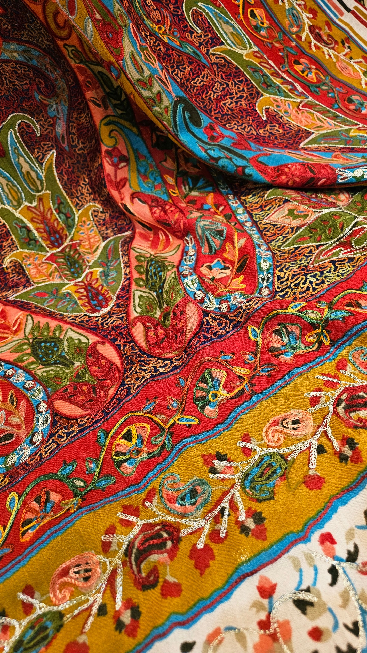 Reelkar embroidered: Pashmina