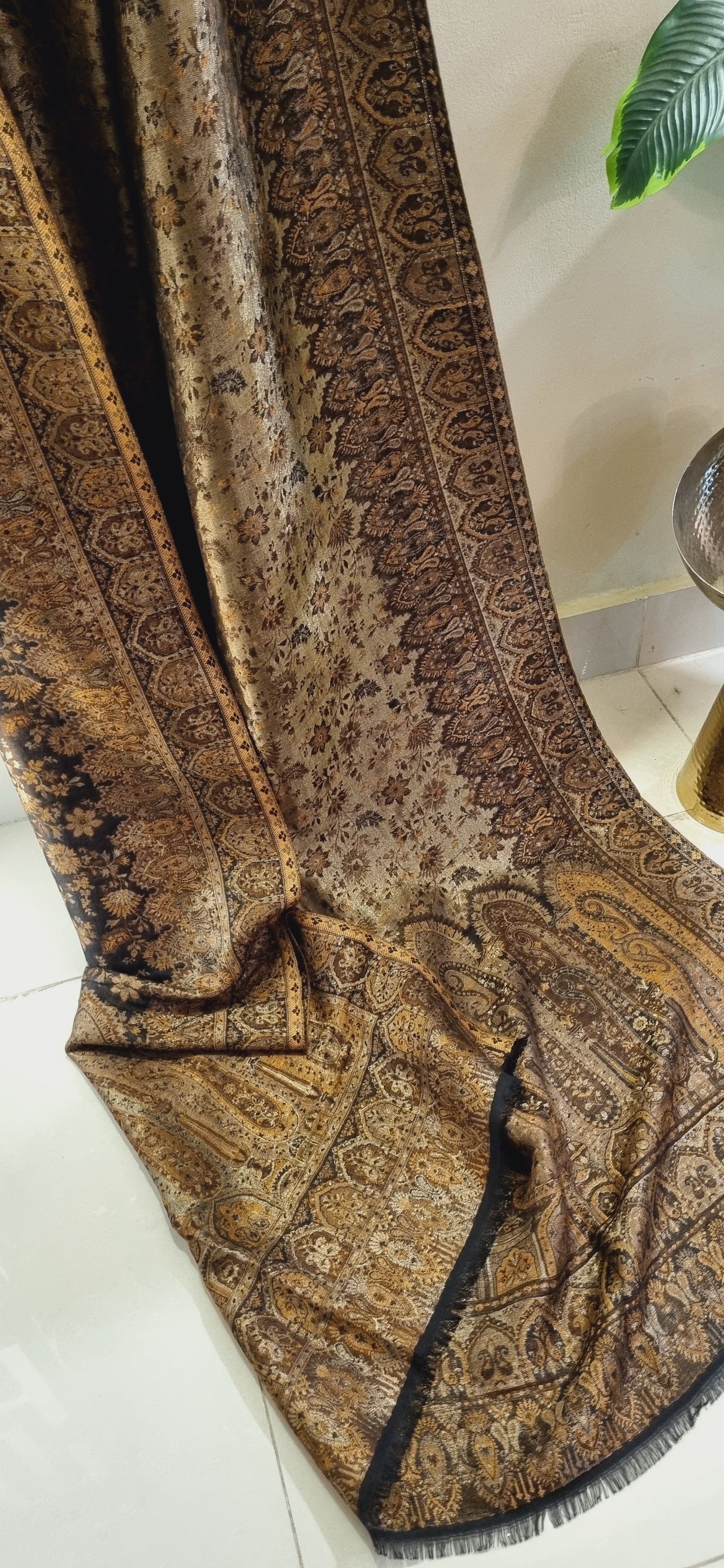 Reversible gandhara kaani shawl