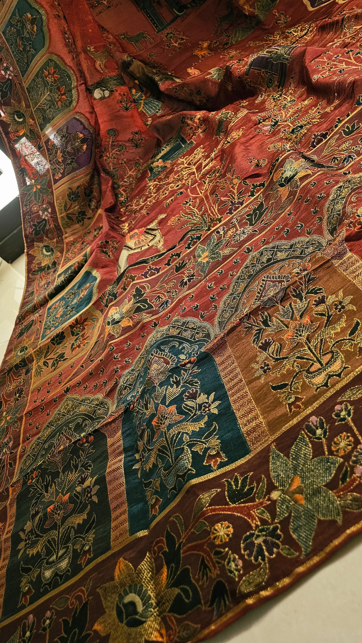 Meenakari shawl: patola silk