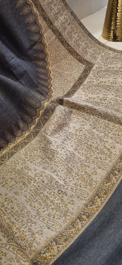 Pashmina with moonlight kaani border