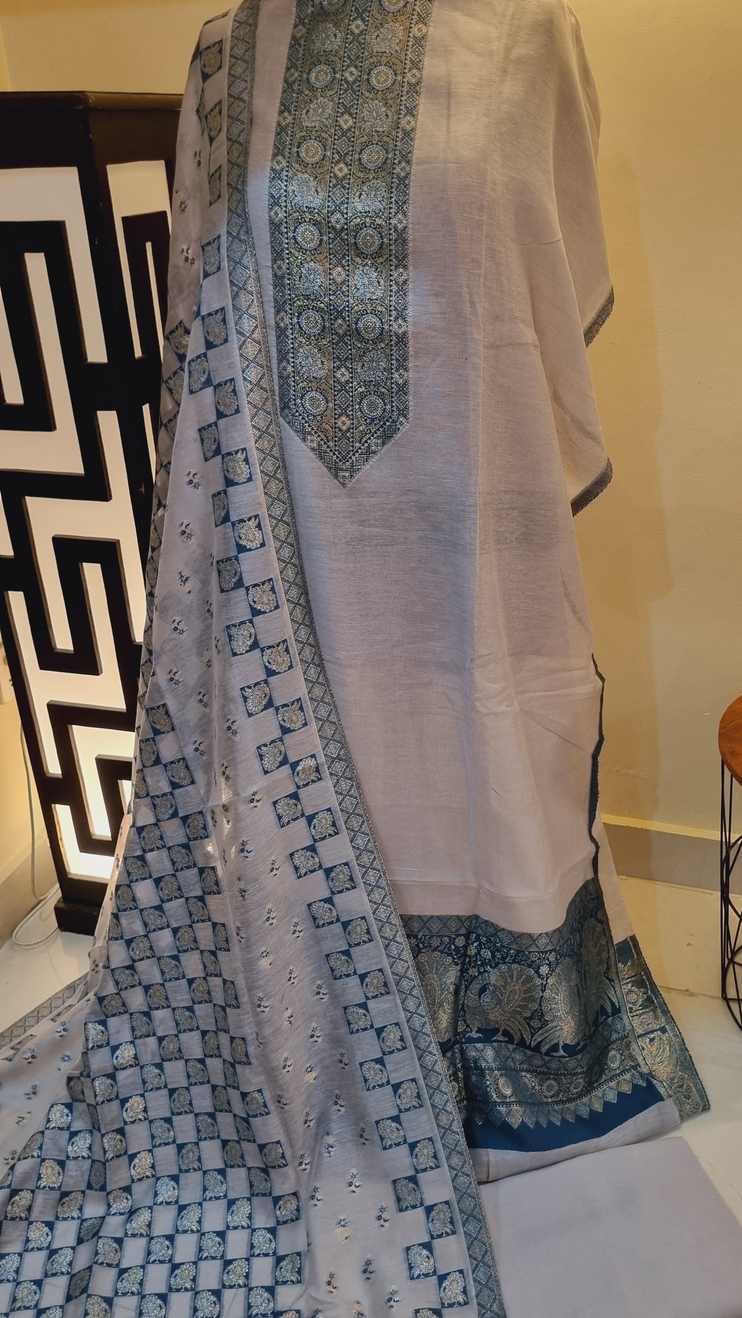 Formal silk kaani suit