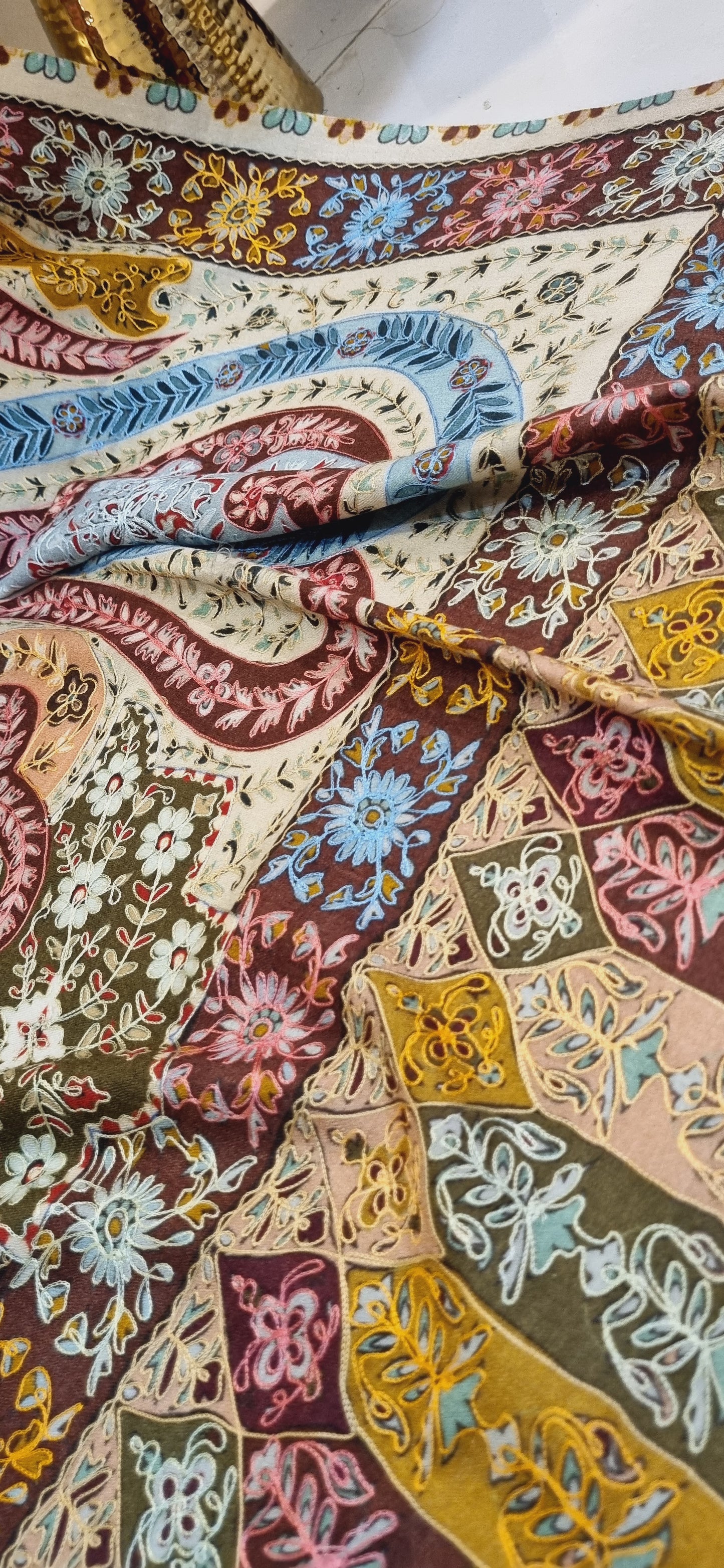 Reelkar embroidered pashmina