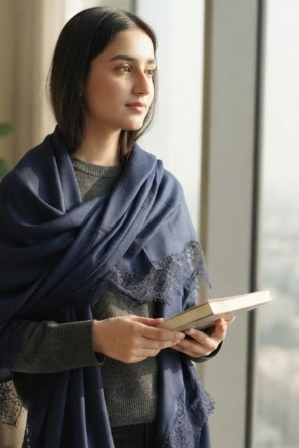 Chantilly shawl: Pashmina