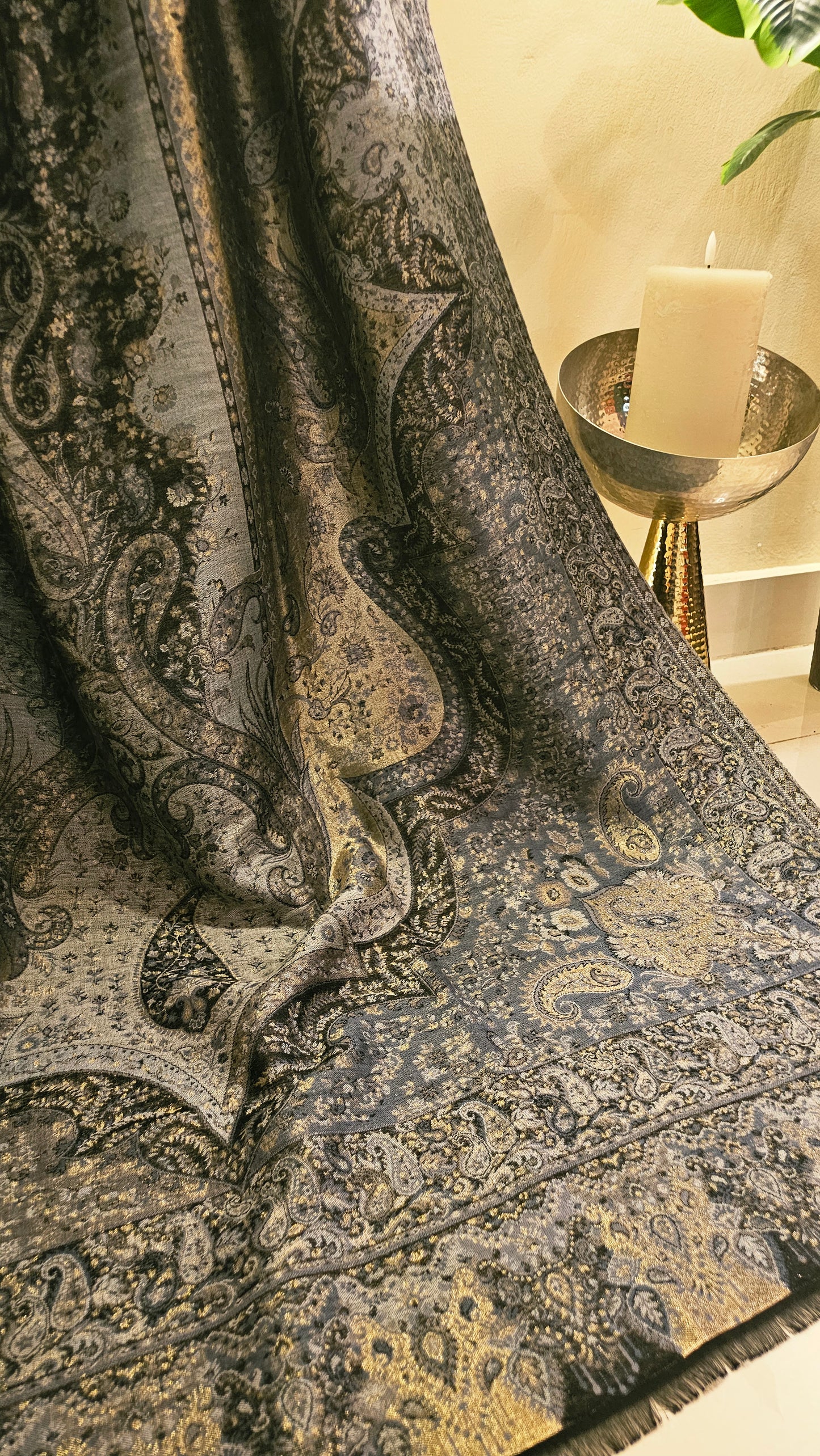 Gandhara reversible kaani: shawl
