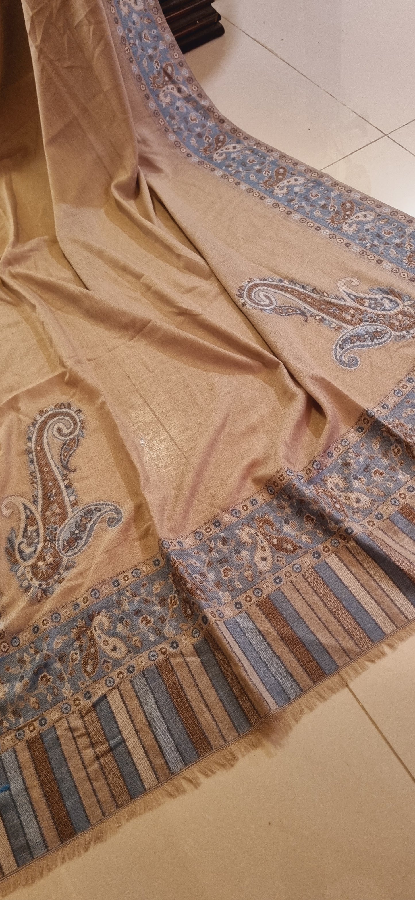 Soft pashmina kaani shawl