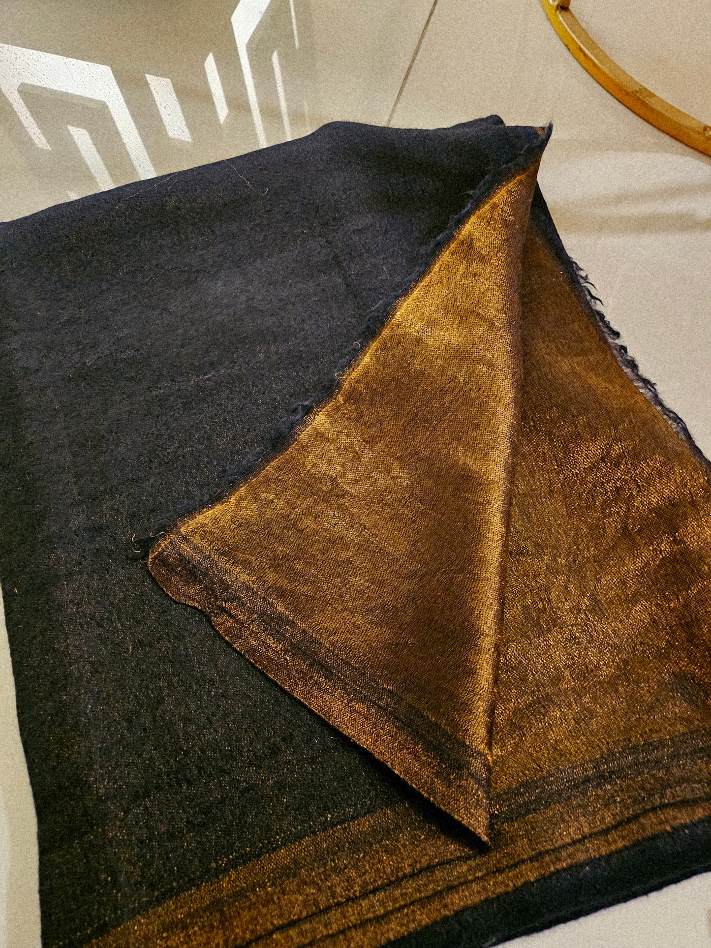 Moonlight reversible toosh shawl