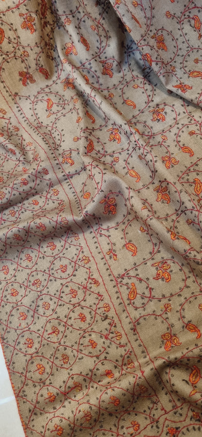 Sui embroidered toosh