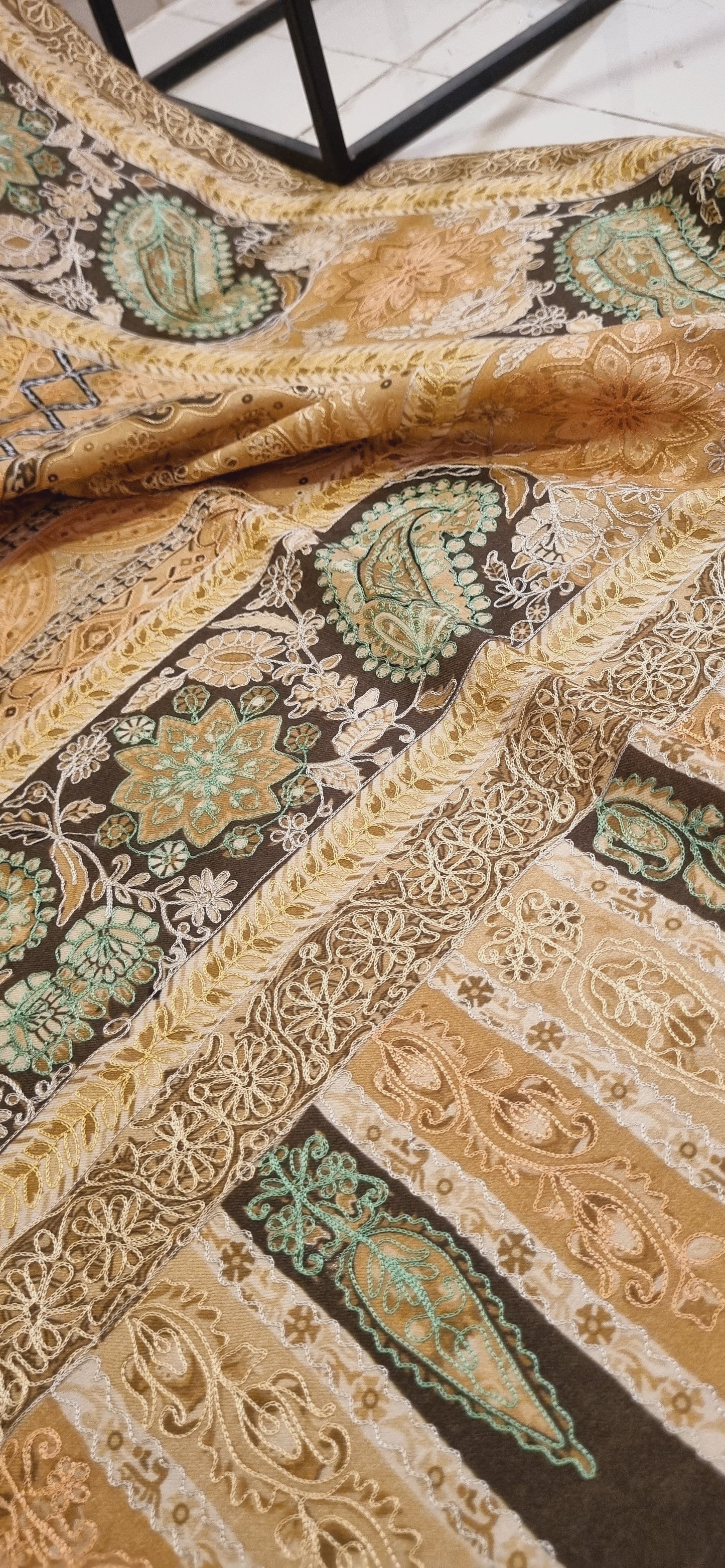 Reelkar embroidered pashmina