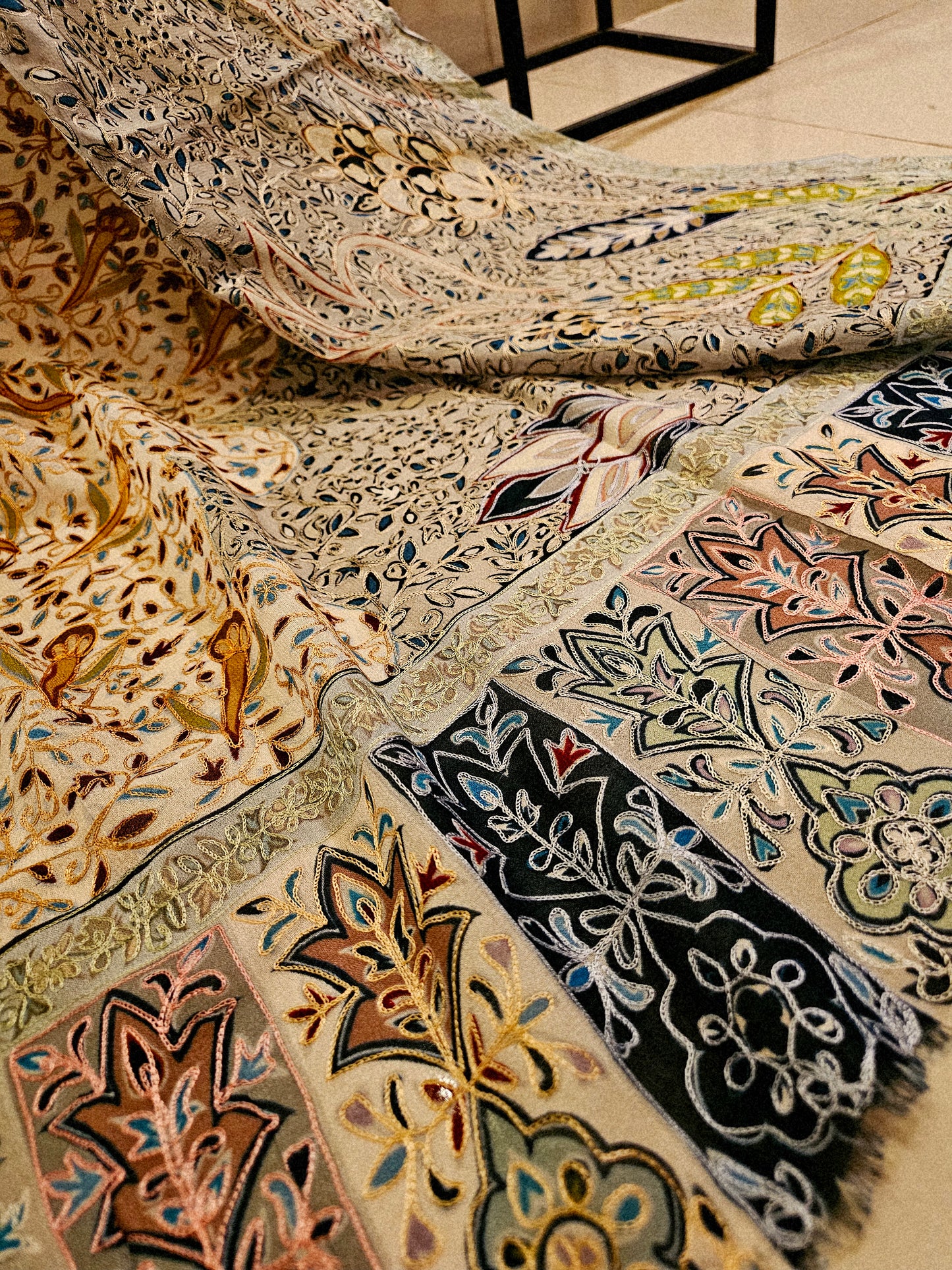 Reelkar embroidered silk dupatta