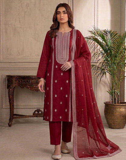 Lawn embroidered : Suit
