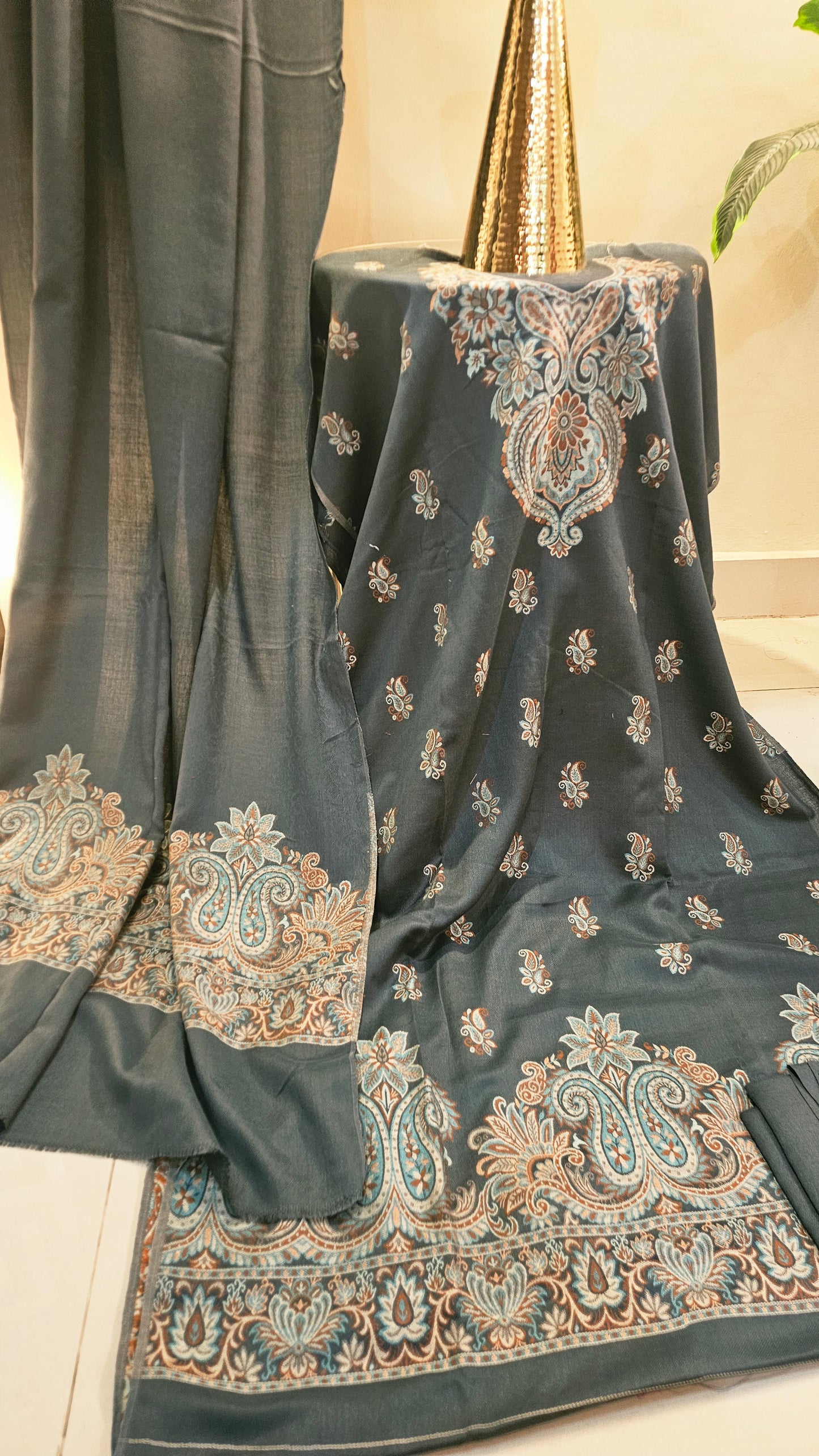 Kaani suit: Pashmina