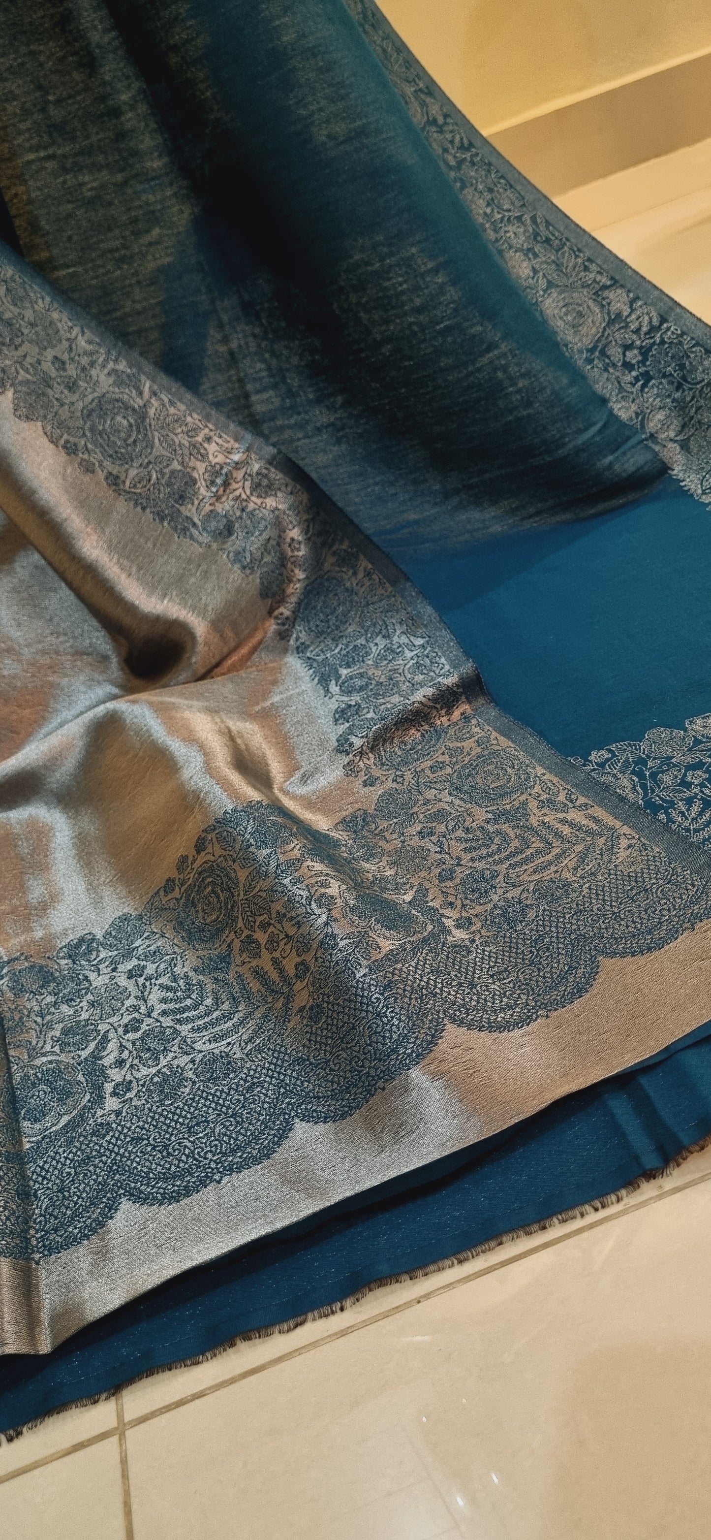 Reversible Moonlight paper pashmina shawl